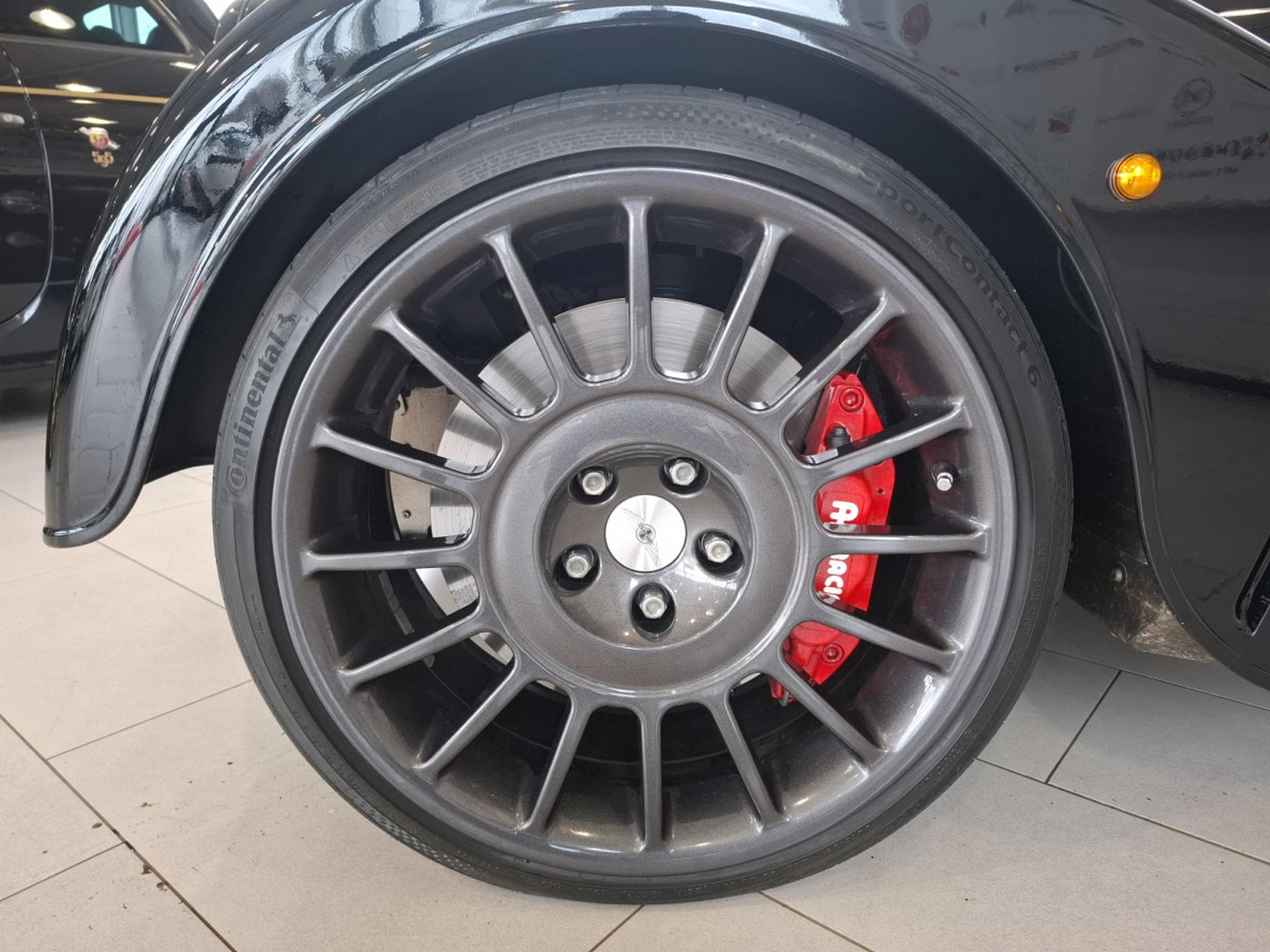 Morgan Plus 8 SPORT BLACK 4.8 V8 BMW 367HP, 1 HAND (2017) - Photo 16