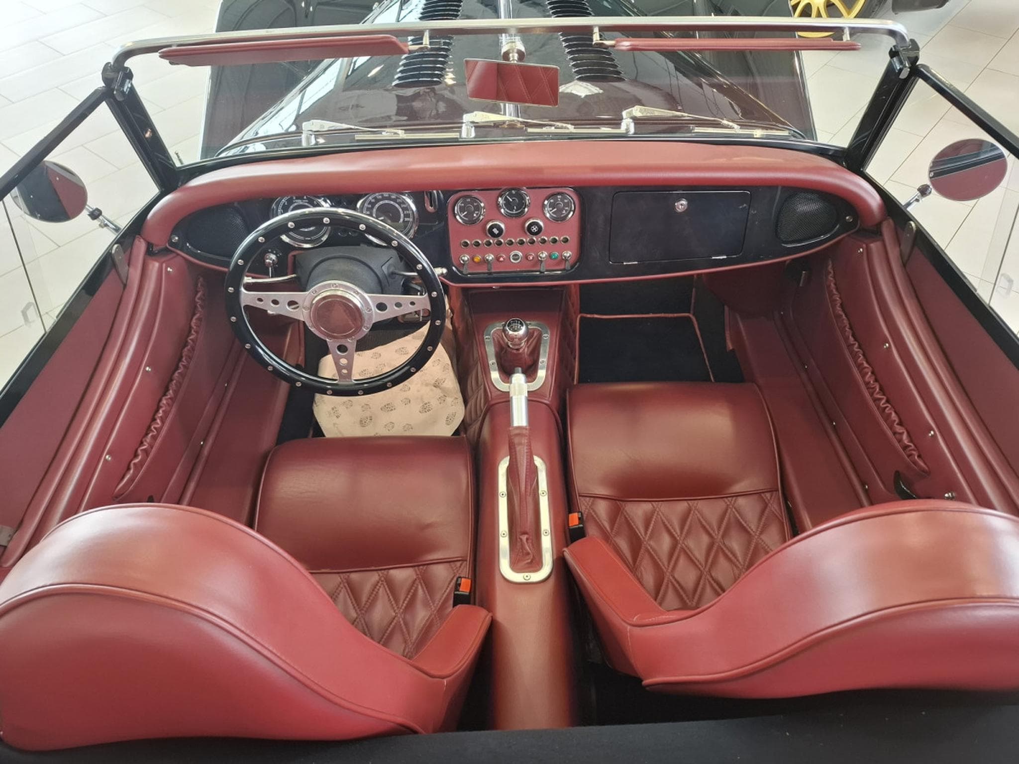 Morgan Plus 8 SPORT BLACK 4.8 V8 BMW 367HP, 1 HAND (2017) - Photo 6