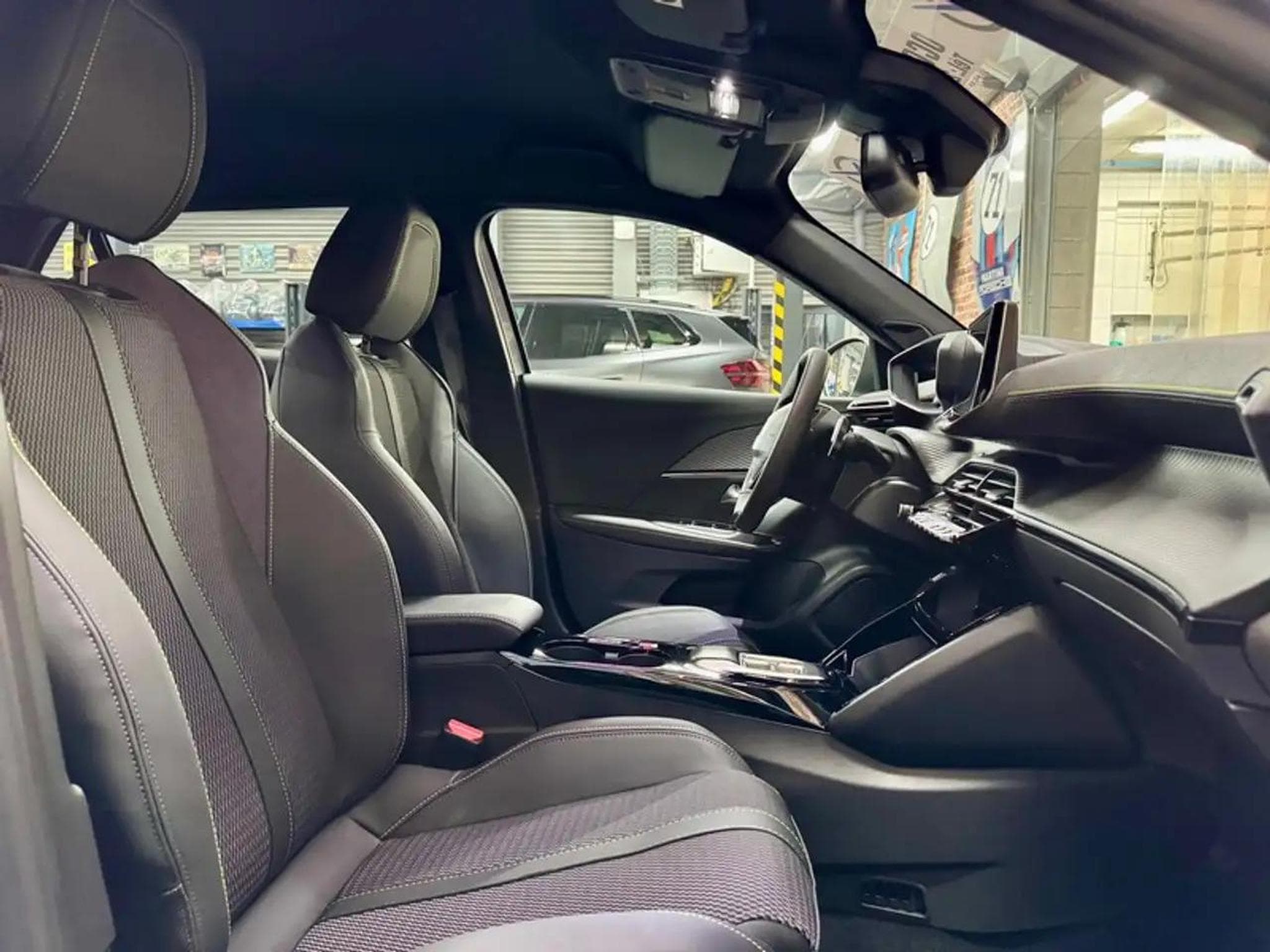 Peugeot 2008 (2025) - Photo 8