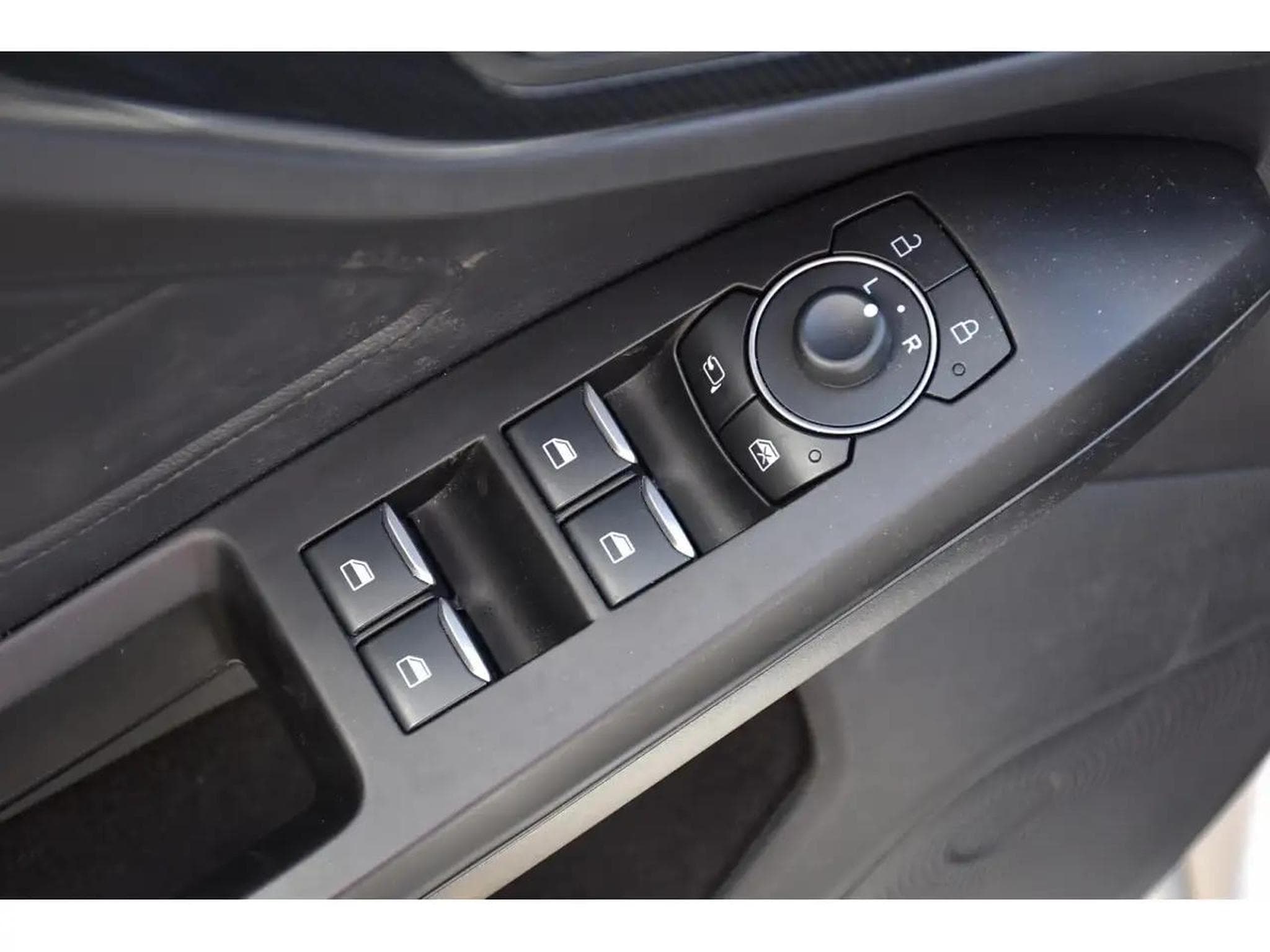 Ford Focus (2025) - Photo 21