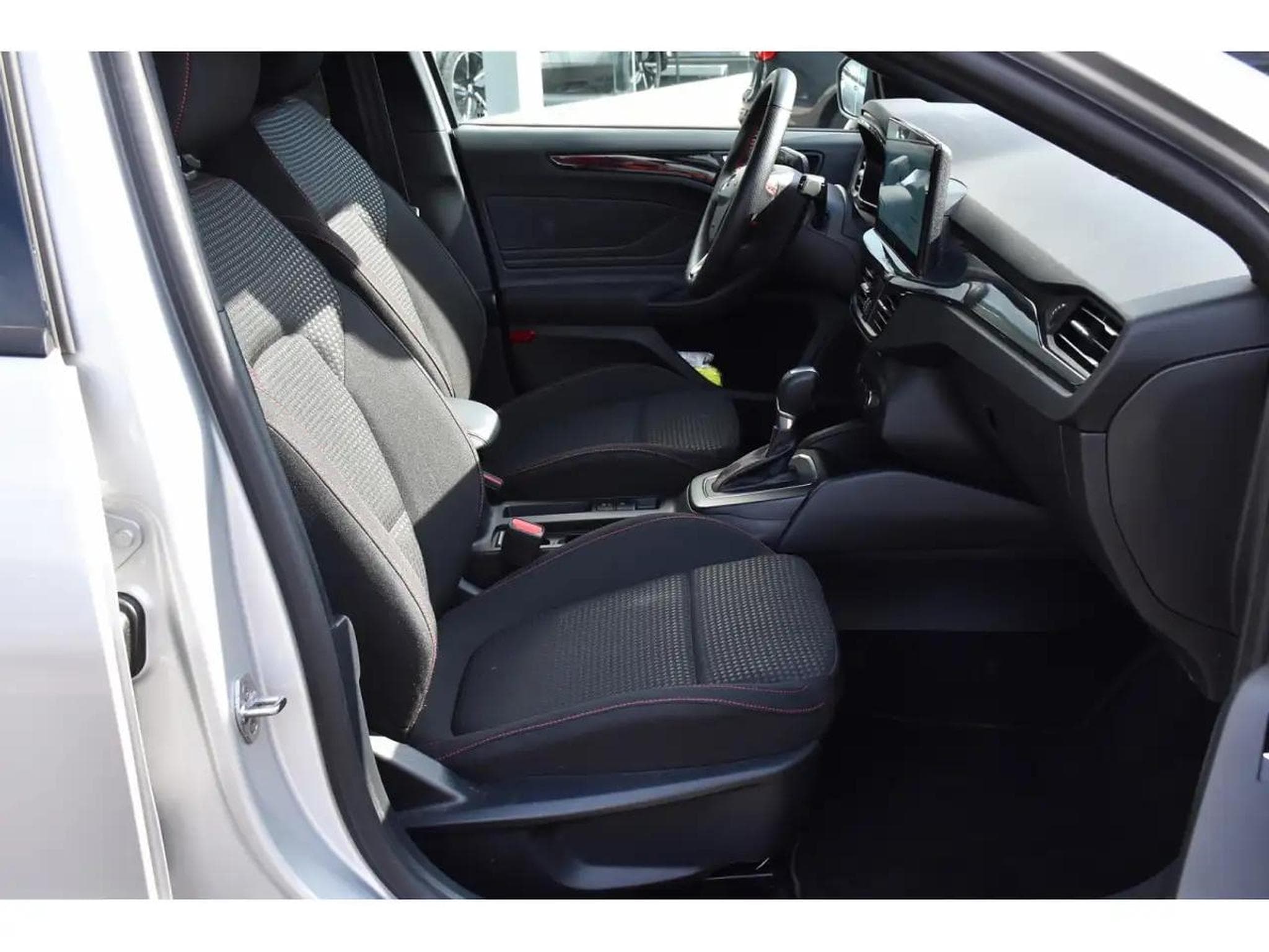 Ford Focus (2025) - Photo 7