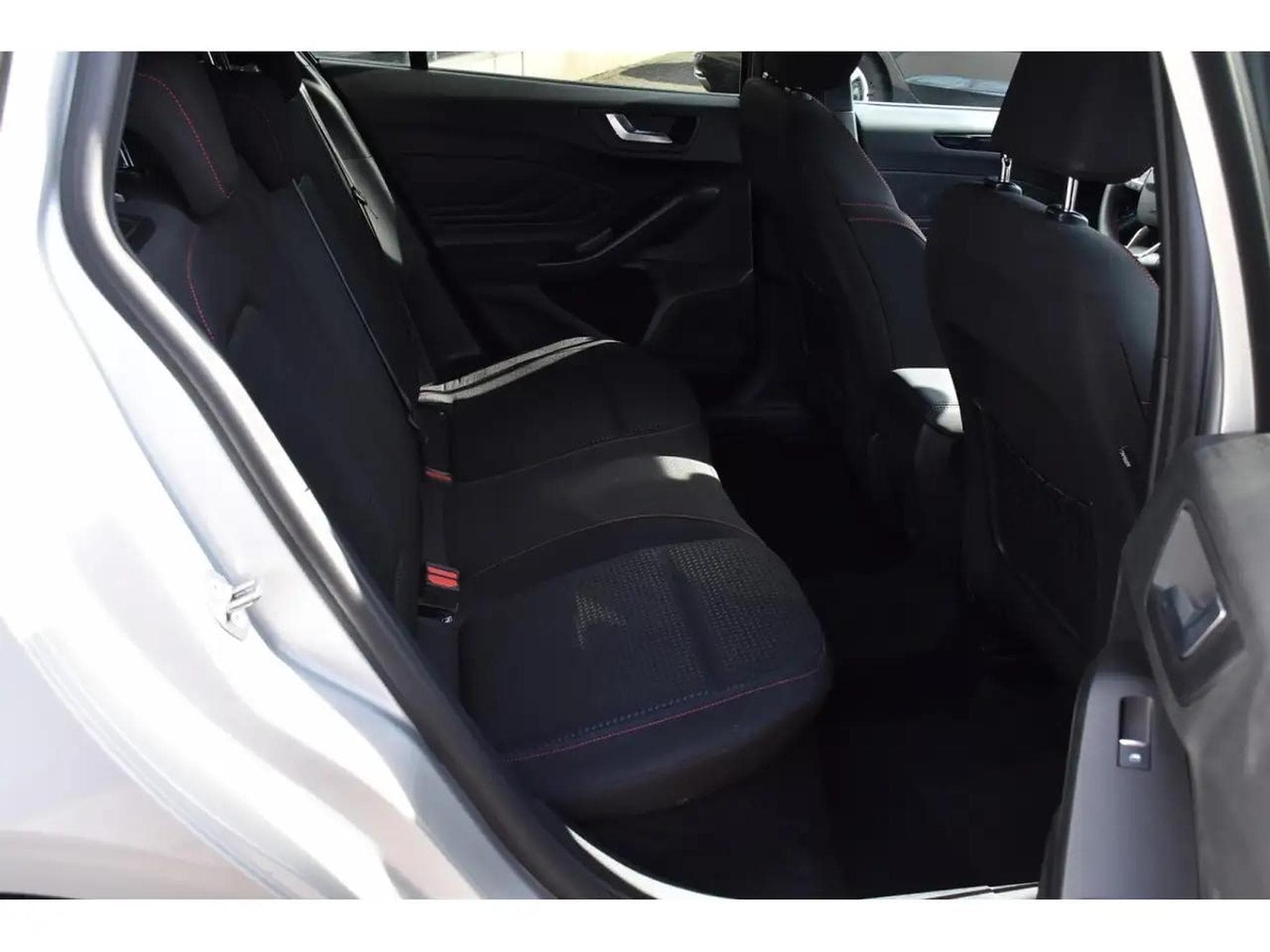 Ford Focus (2025) - Photo 8