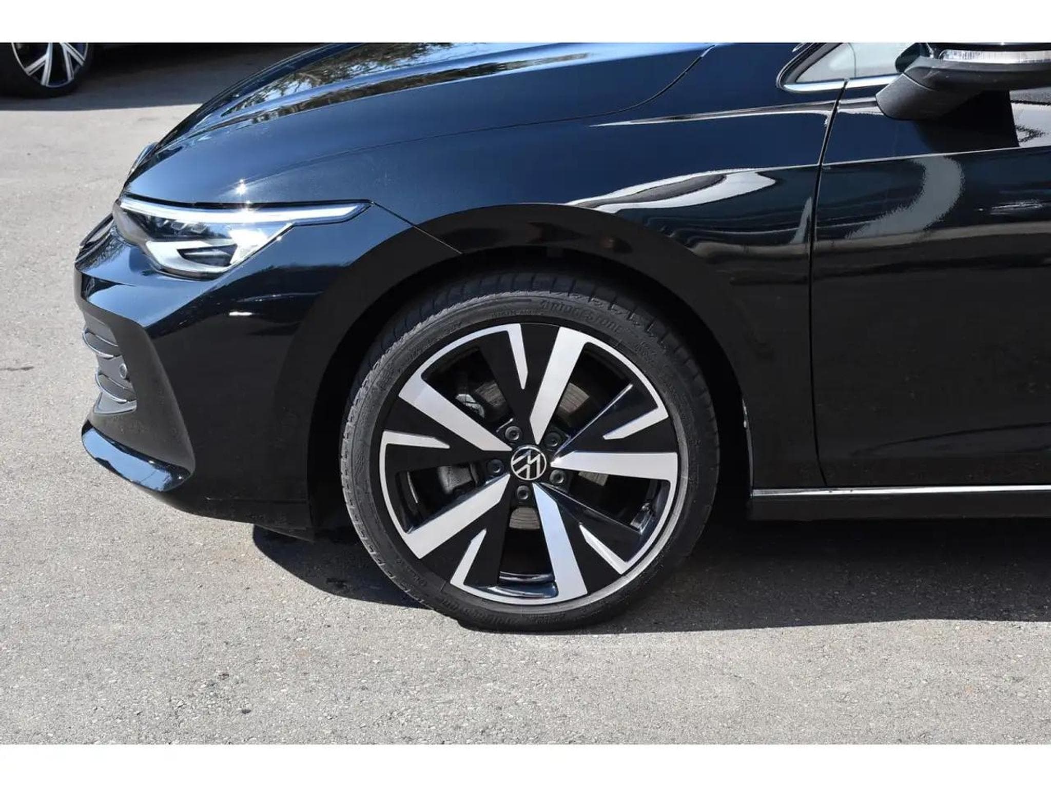 VW Golf (2024) - Photo 5