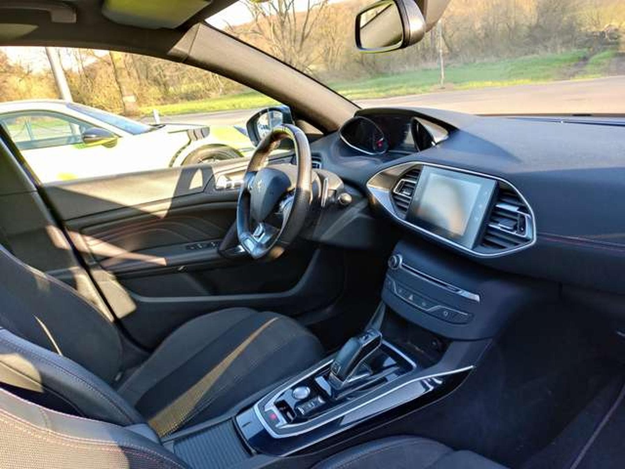 Peugeot 308 GT-Line (2018) - Photo 3