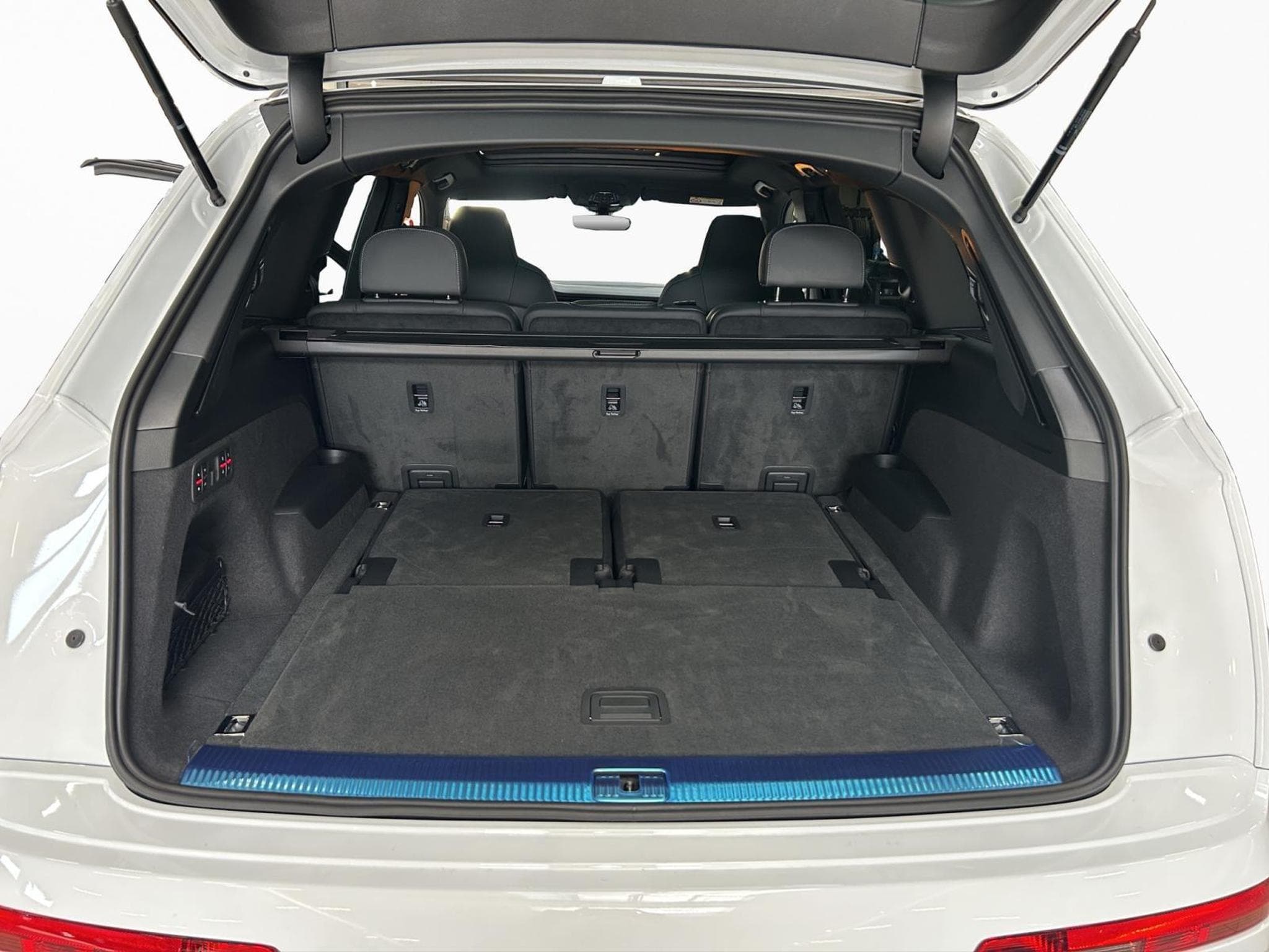 Audi Q7 S line (2026) - Photo 17