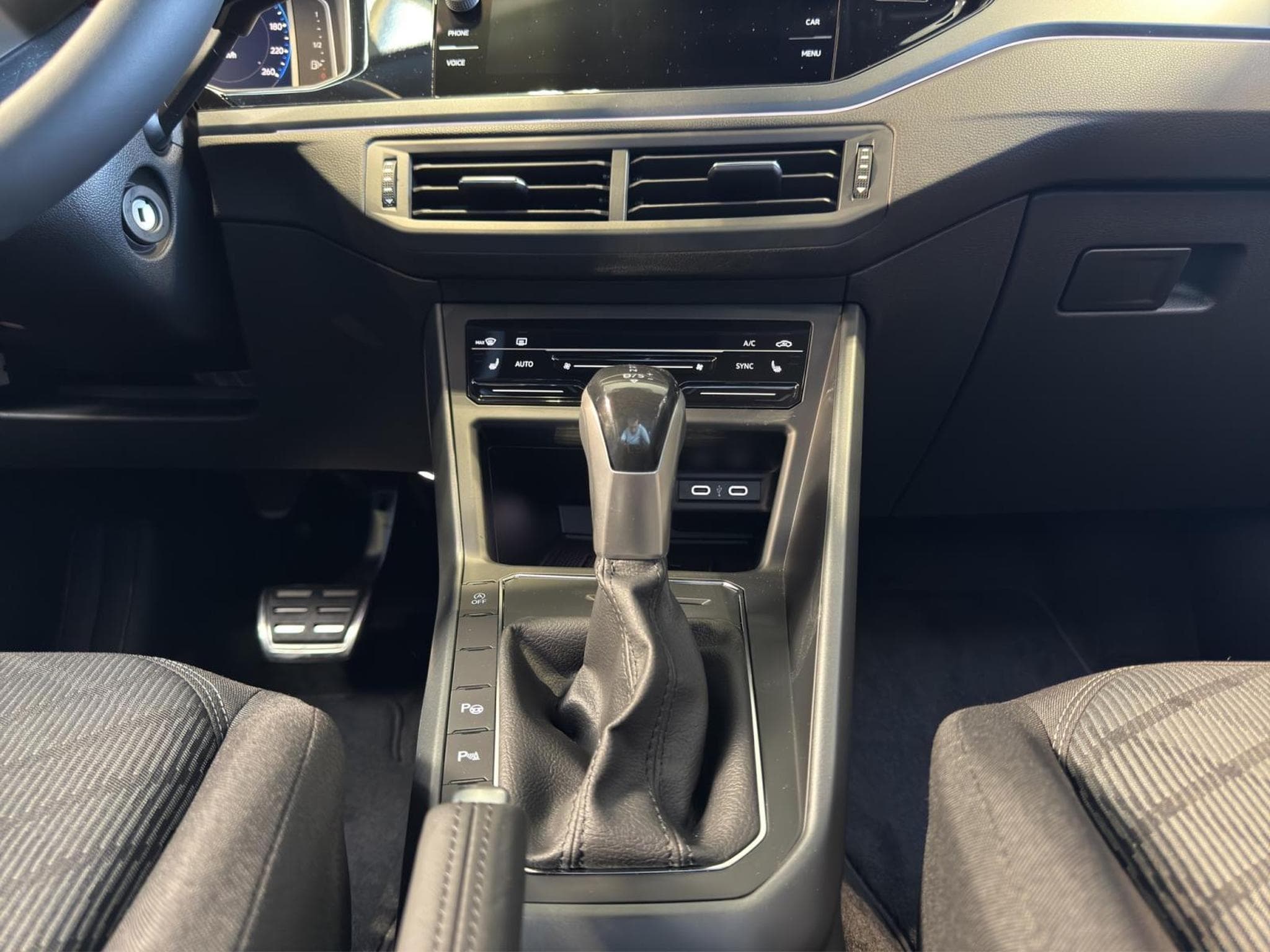 VW Polo Polo 1.0 R-Line (2026) - Photo 12