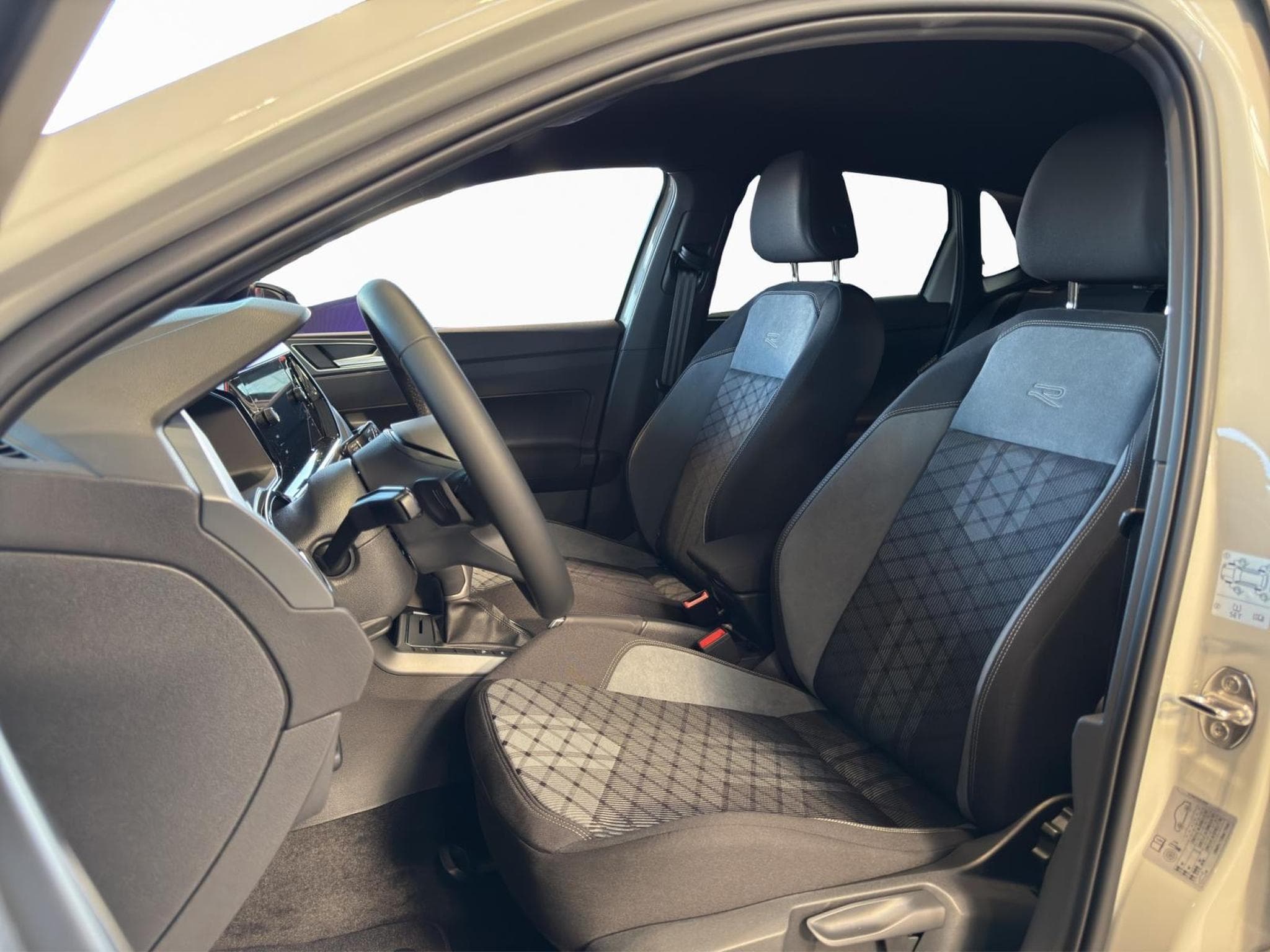 VW Polo Polo 1.0 R-Line (2026) - Photo 2