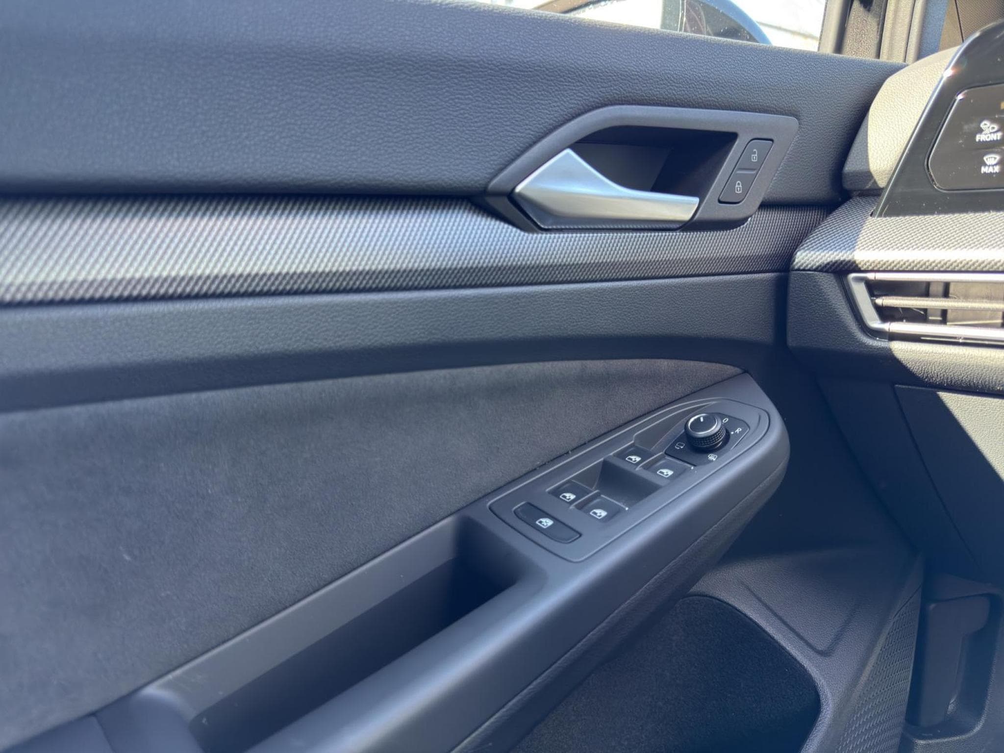 VW Golf R-Line (2026) - Photo 14