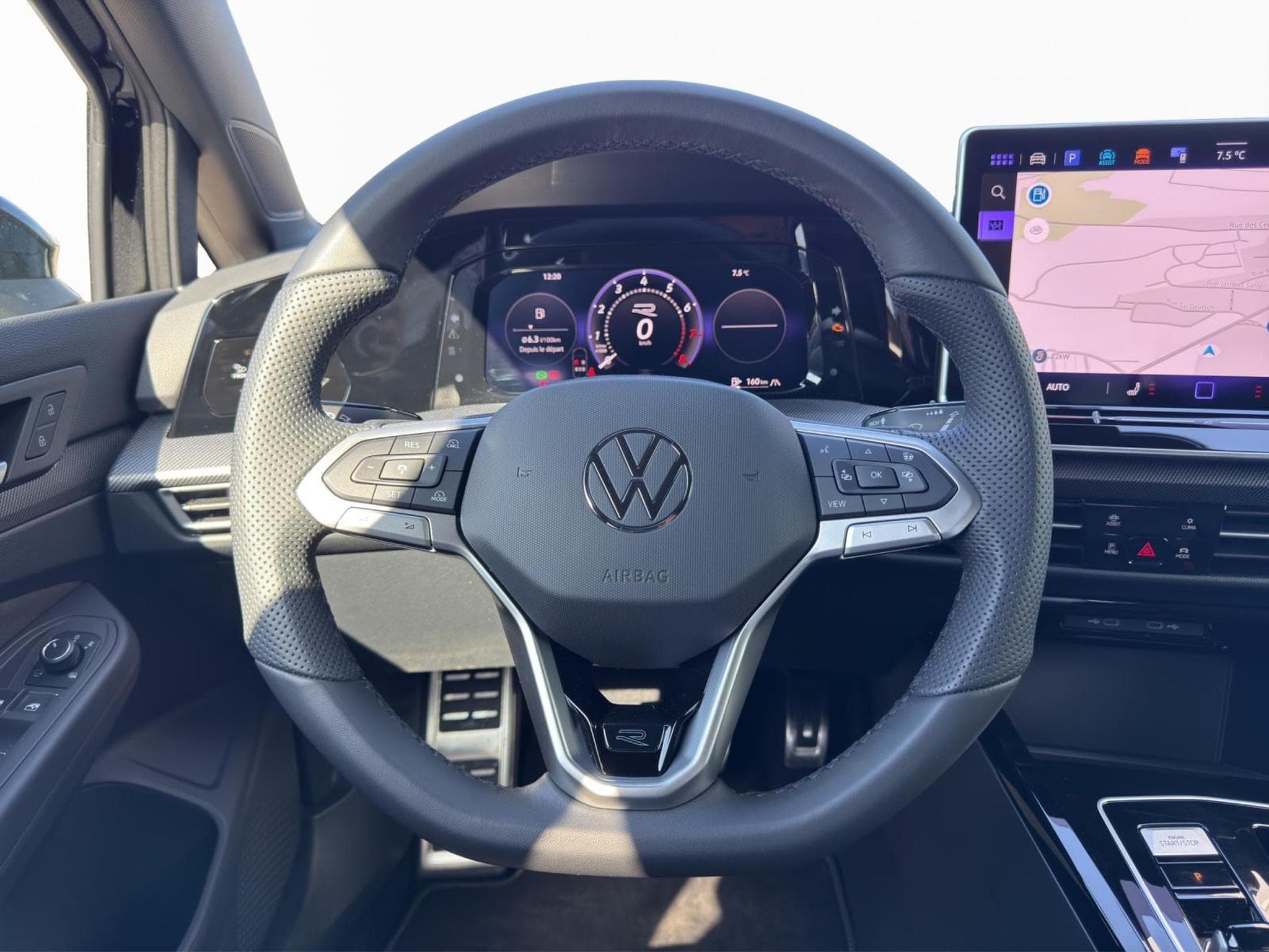 VW Golf R-Line (2026) - Photo 9