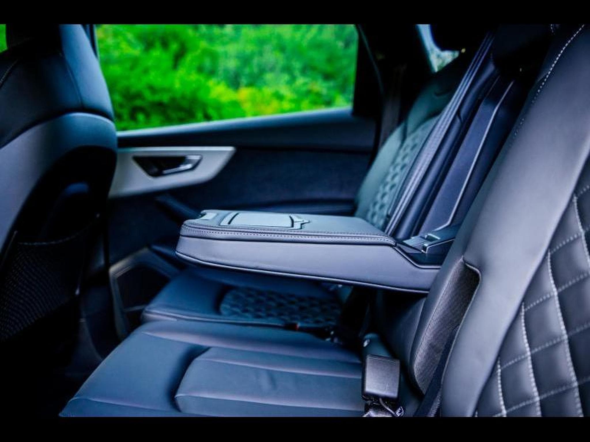 Audi Q7 60 TFSIe S LINE Facelift / PHEV (2025) - Photo 36