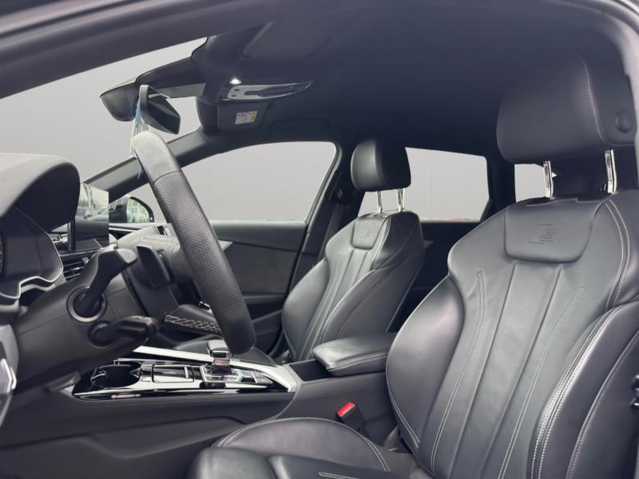 Audi A4 Avant S Line / Diesel (2022) - Photo 12