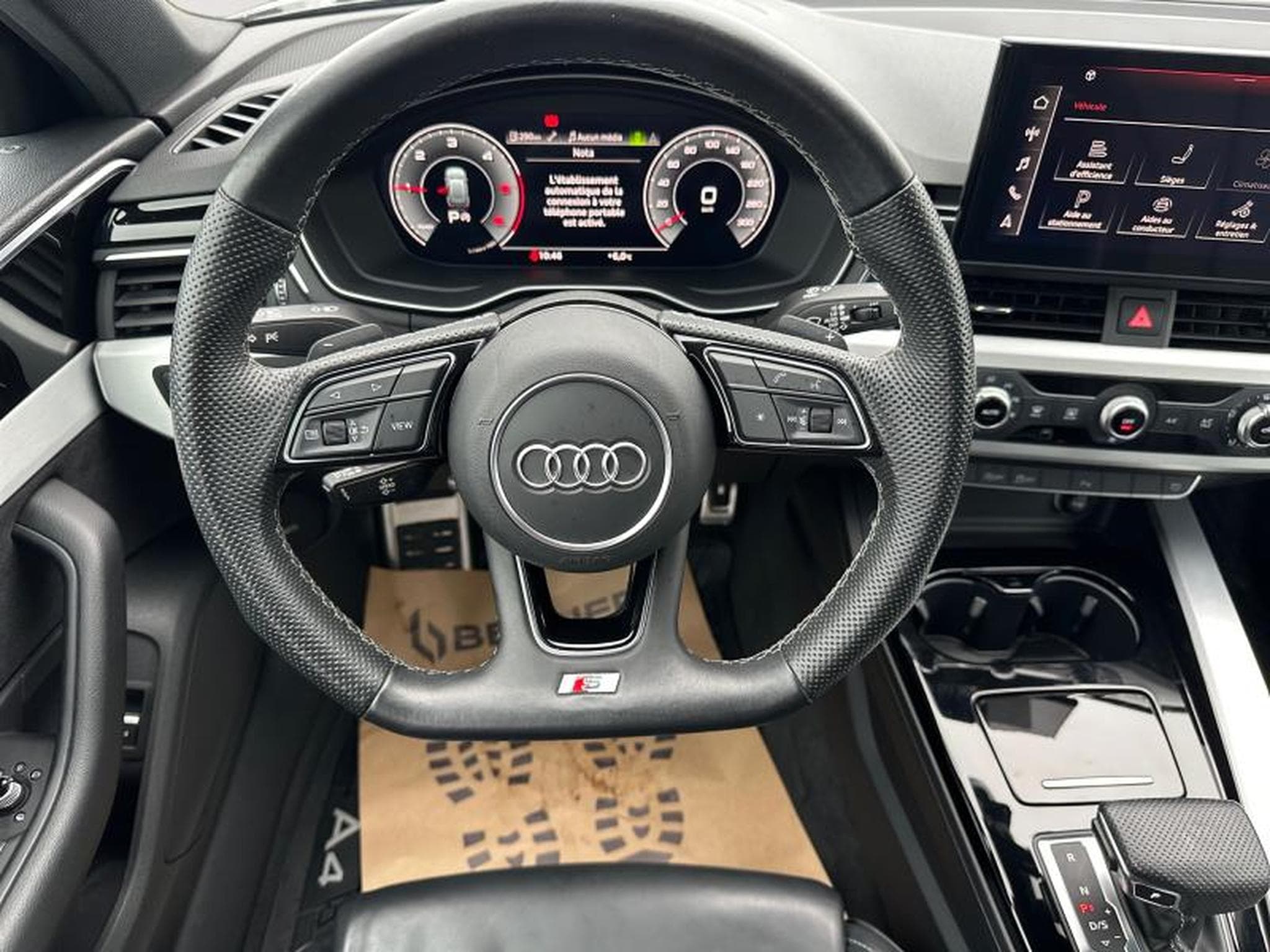 Audi A4 Avant S Line / Diesel (2022) - Photo 14