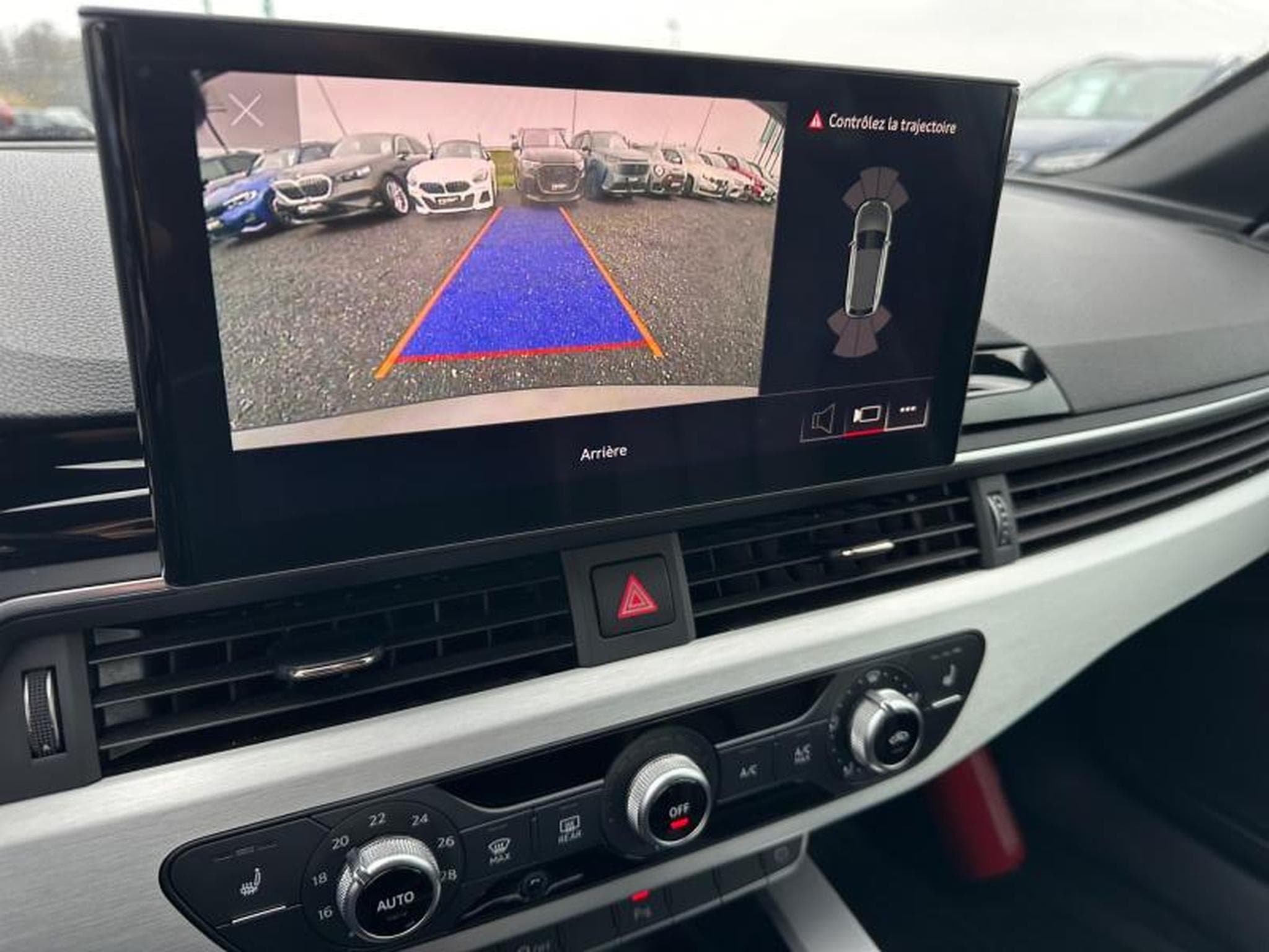 Audi A4 Avant S Line / Diesel (2022) - Photo 16