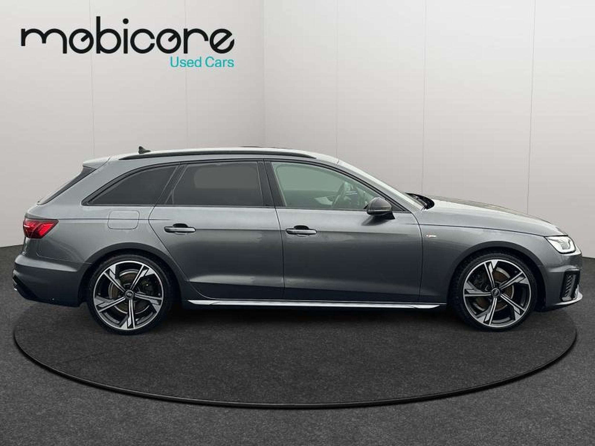 Audi A4 Avant S Line / Diesel (2022) - Photo 27