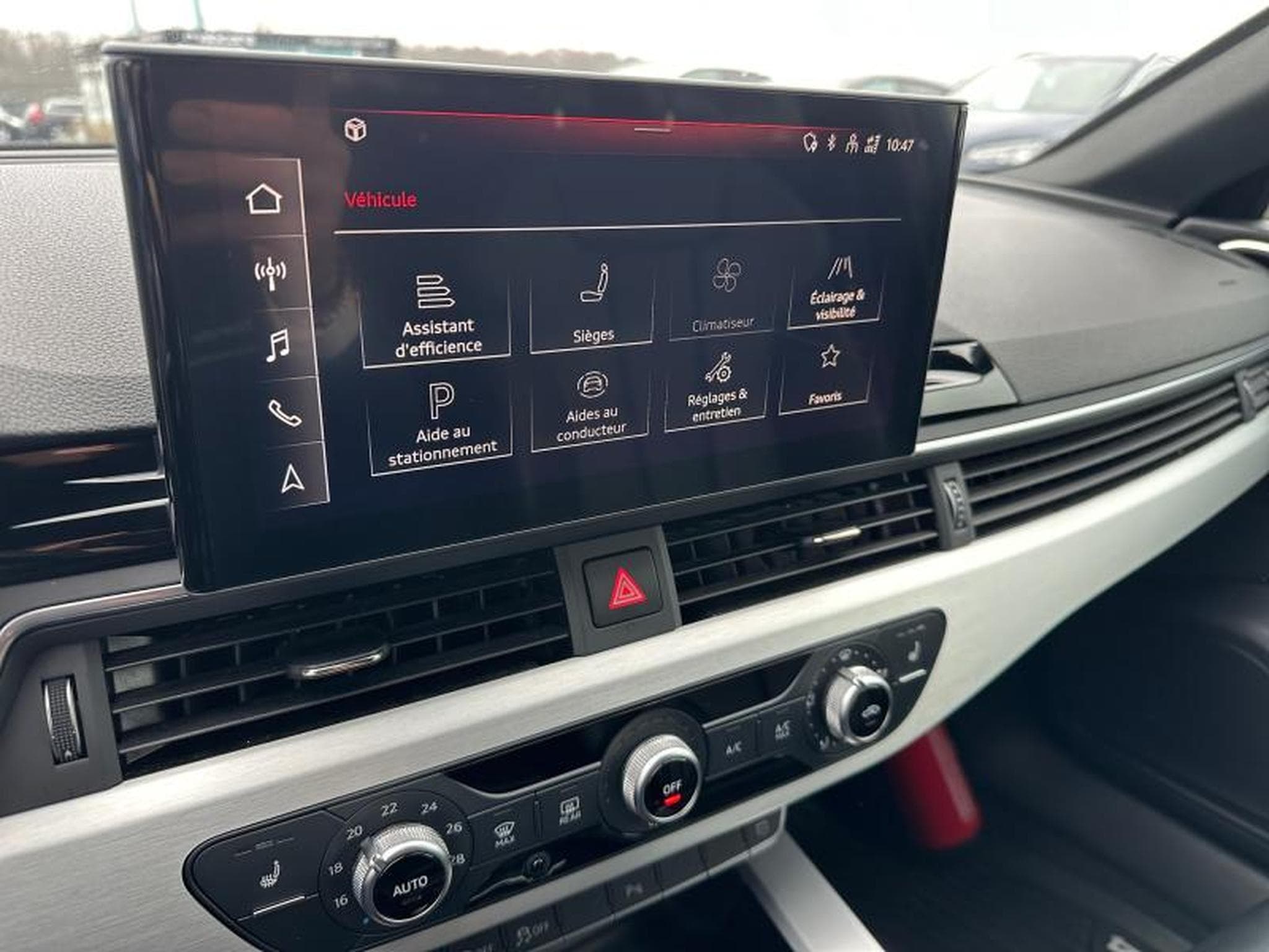 Audi A4 Avant S Line / Diesel (2022) - Photo 35