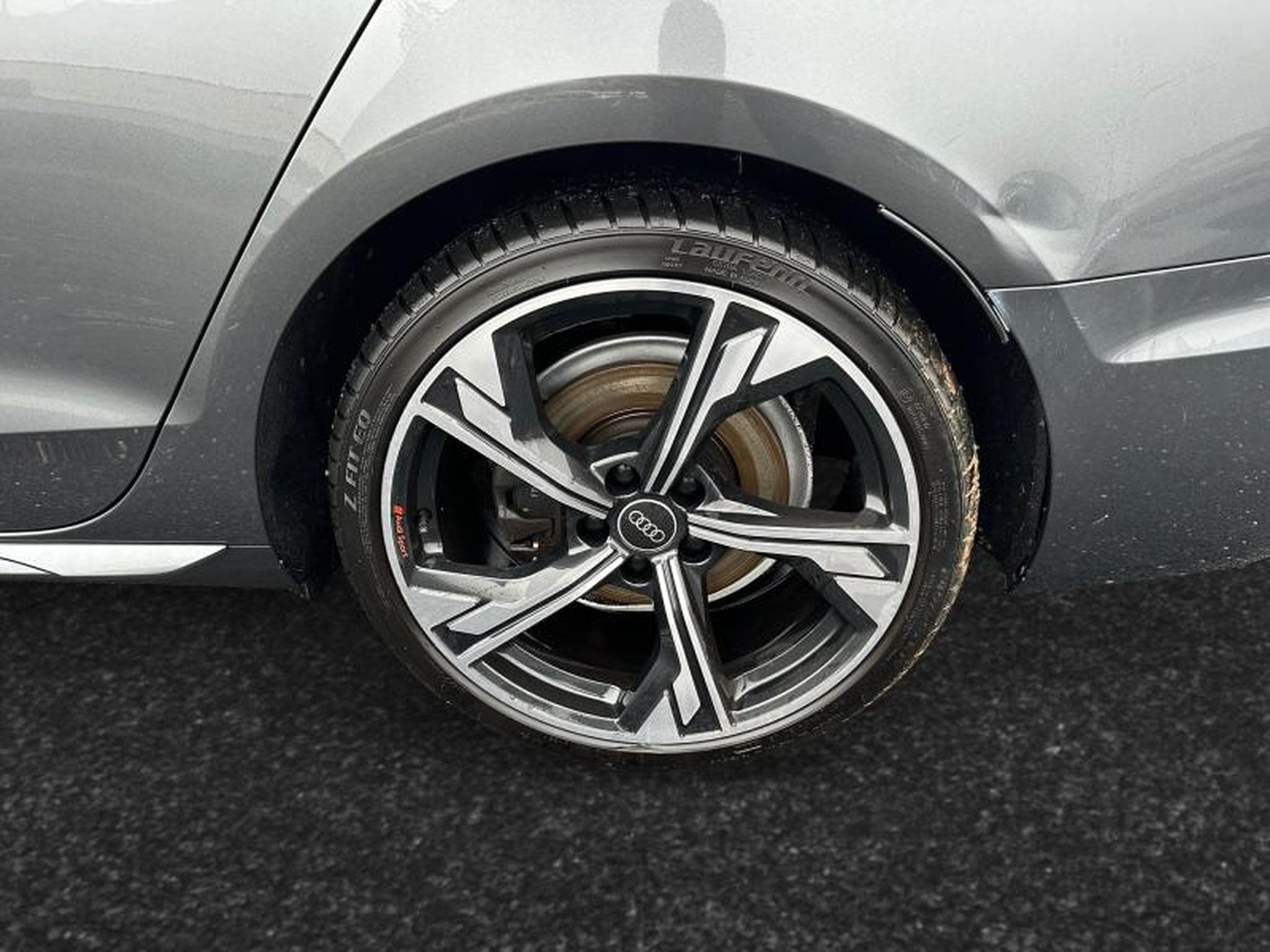 Audi A4 Avant S Line / Diesel (2022) - Photo 9