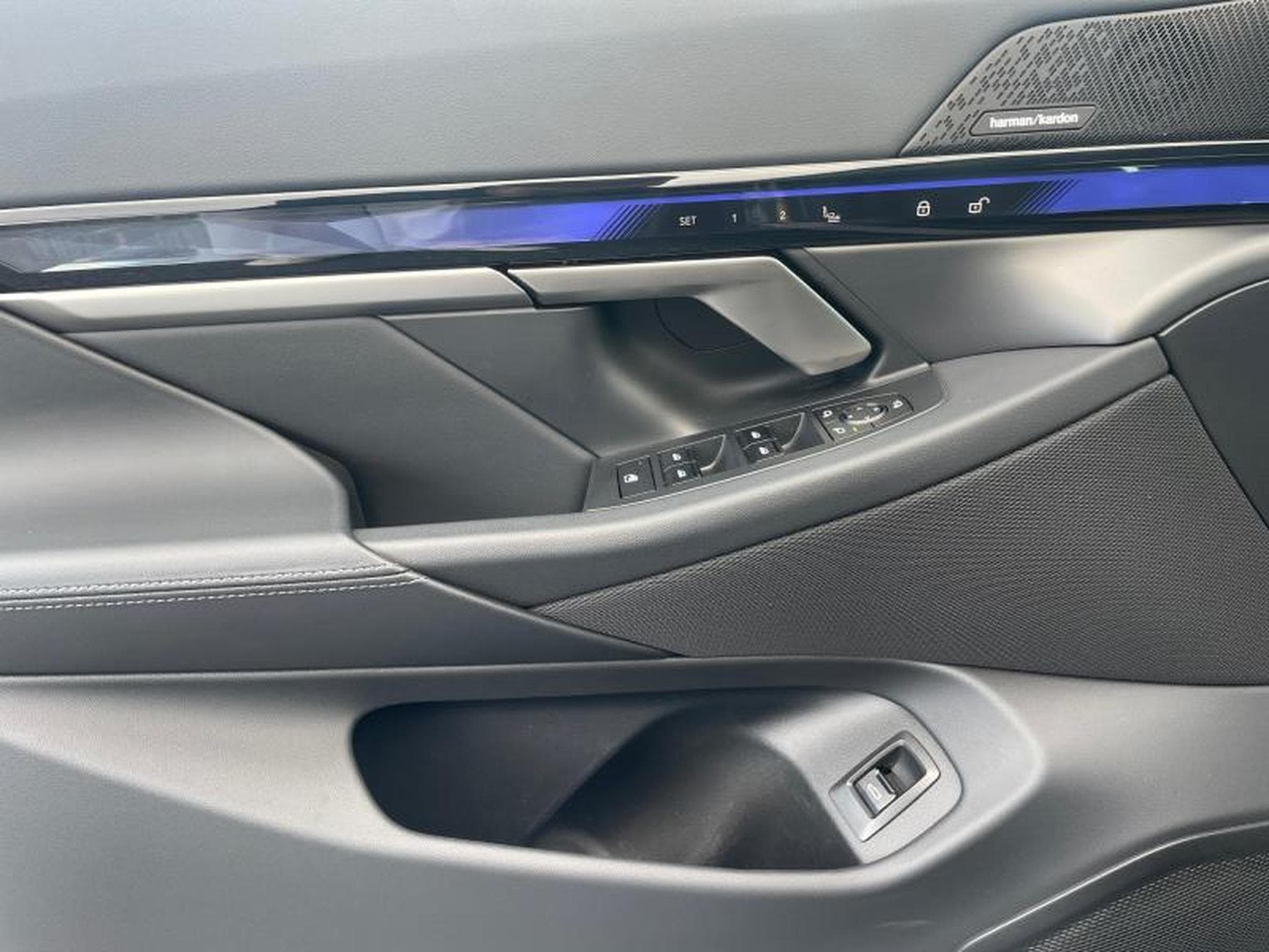 BMW 530 e Luxury / Hybride (2024) - Photo 19