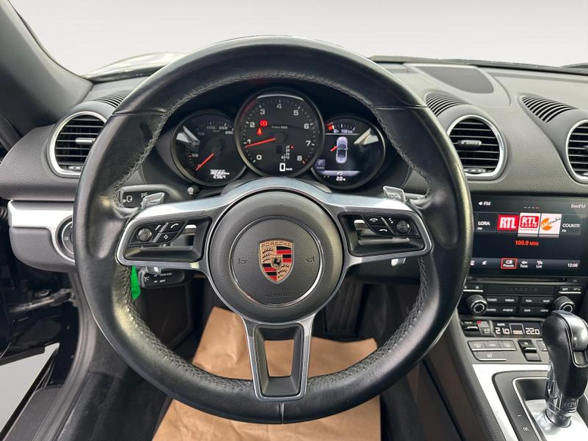 Porsche 718 Cabriolet / Essence (2019) - Photo 14
