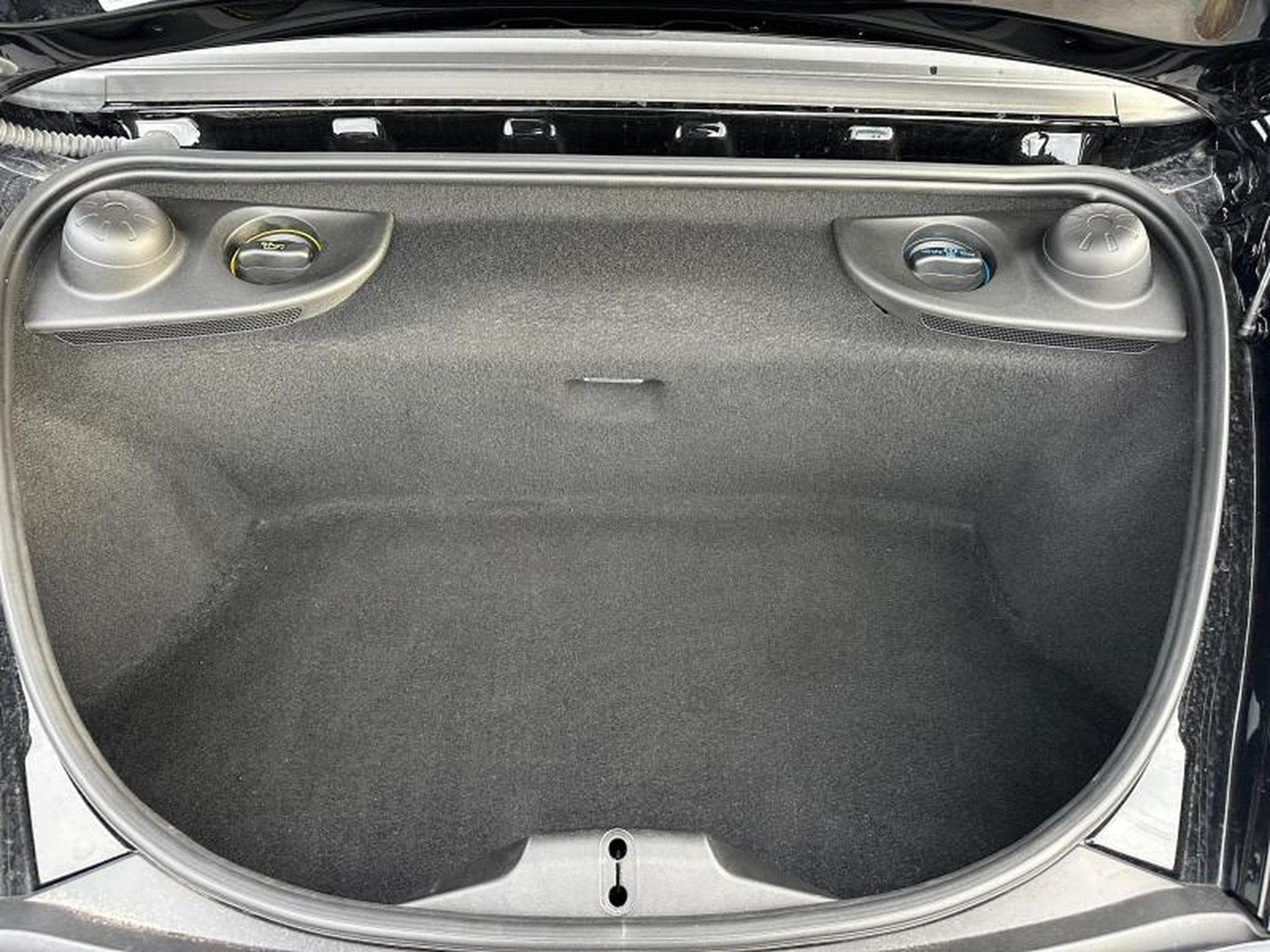 Porsche 718 Cabriolet / Essence (2019) - Photo 18