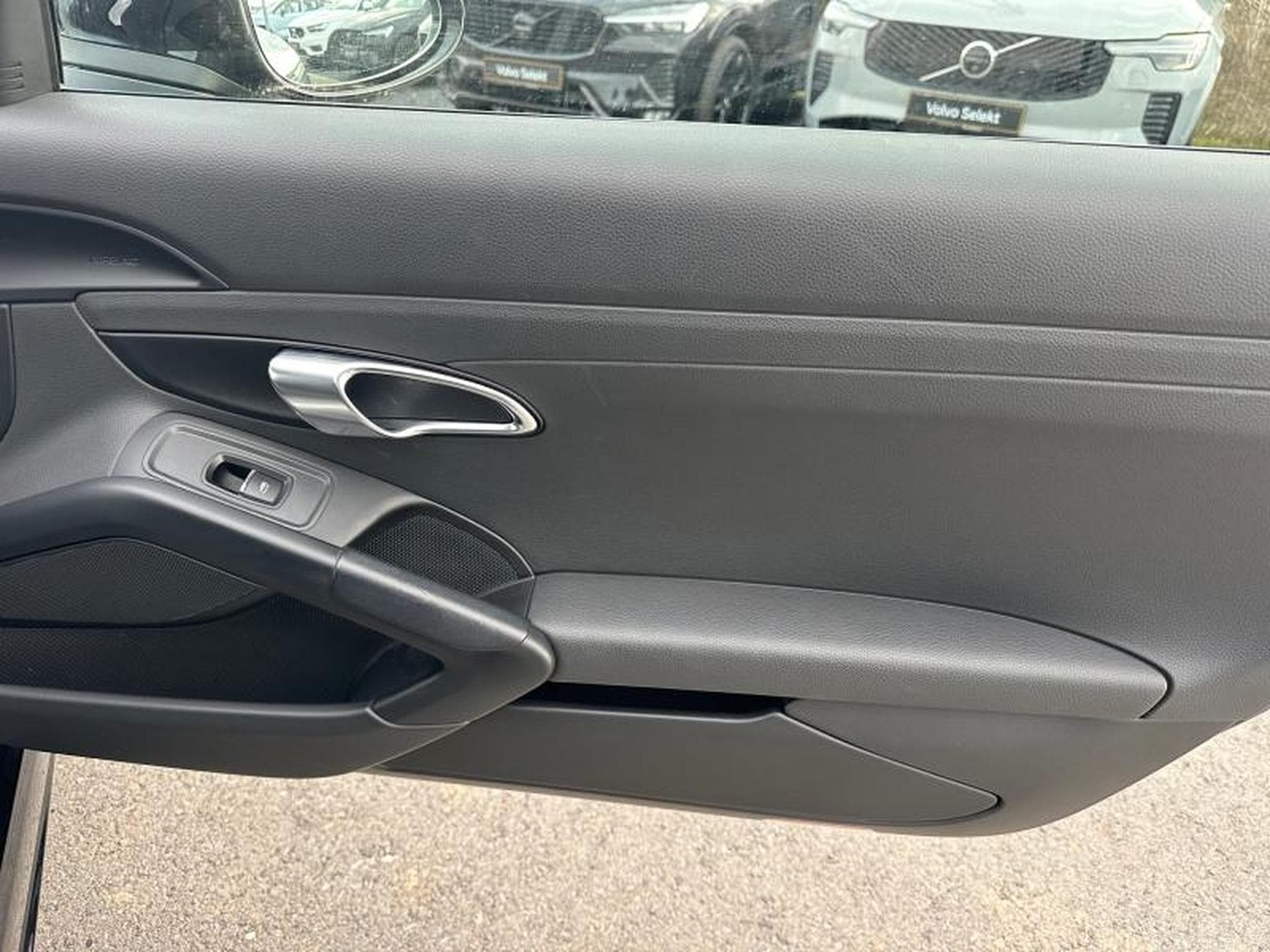 Porsche 718 Cabriolet / Essence (2019) - Photo 19