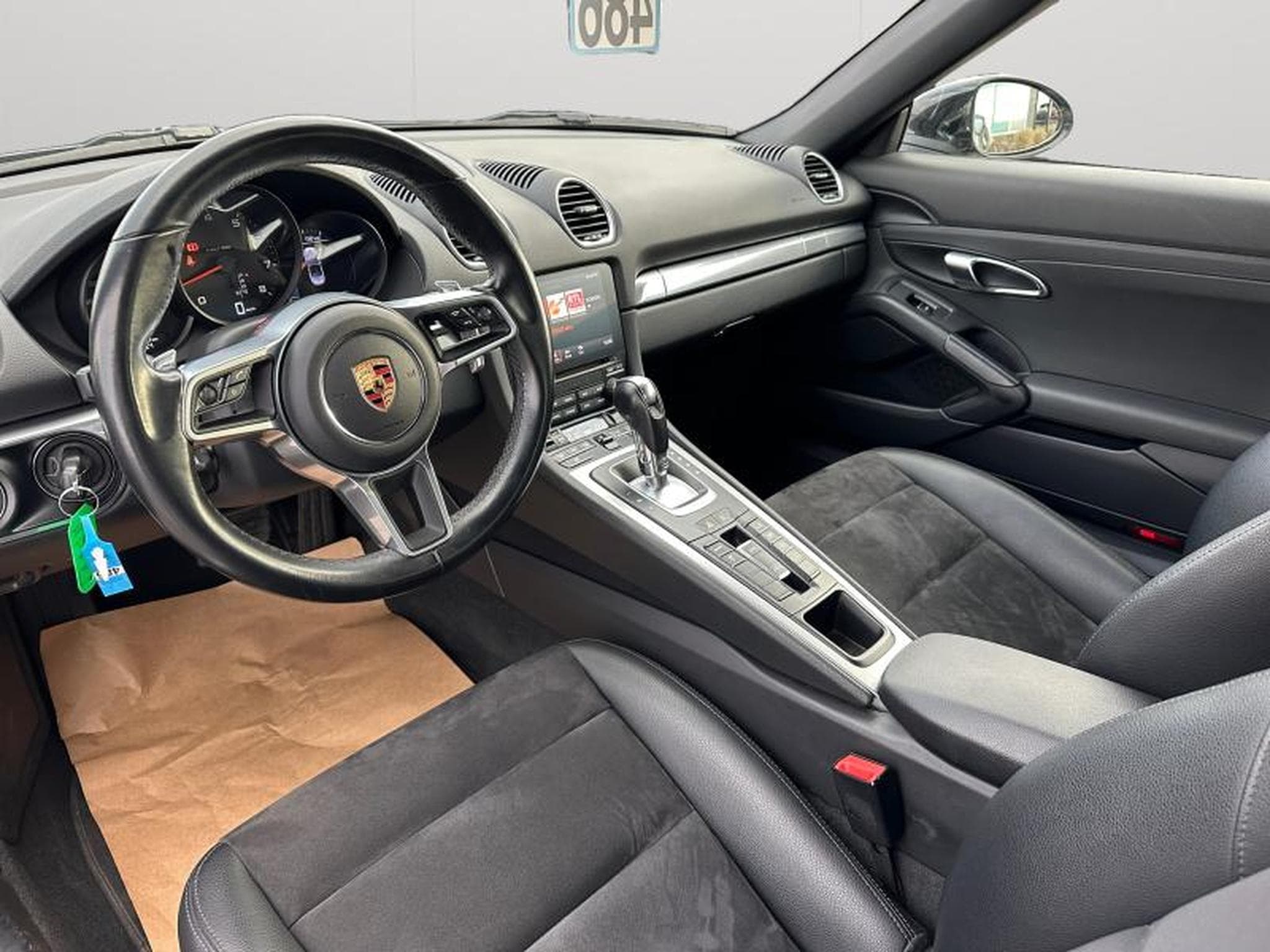 Porsche 718 Cabriolet / Essence (2019) - Photo 3