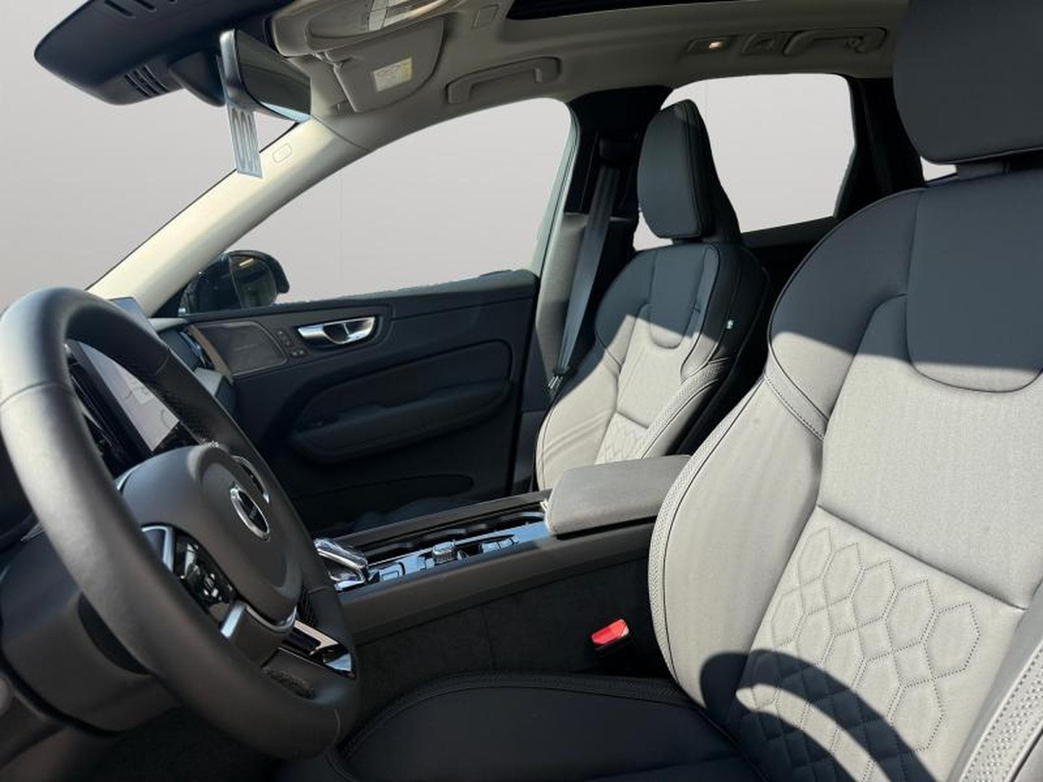 Volvo XC60 Facelift T6 Plus Dark / Hybride (2025) - Photo 10