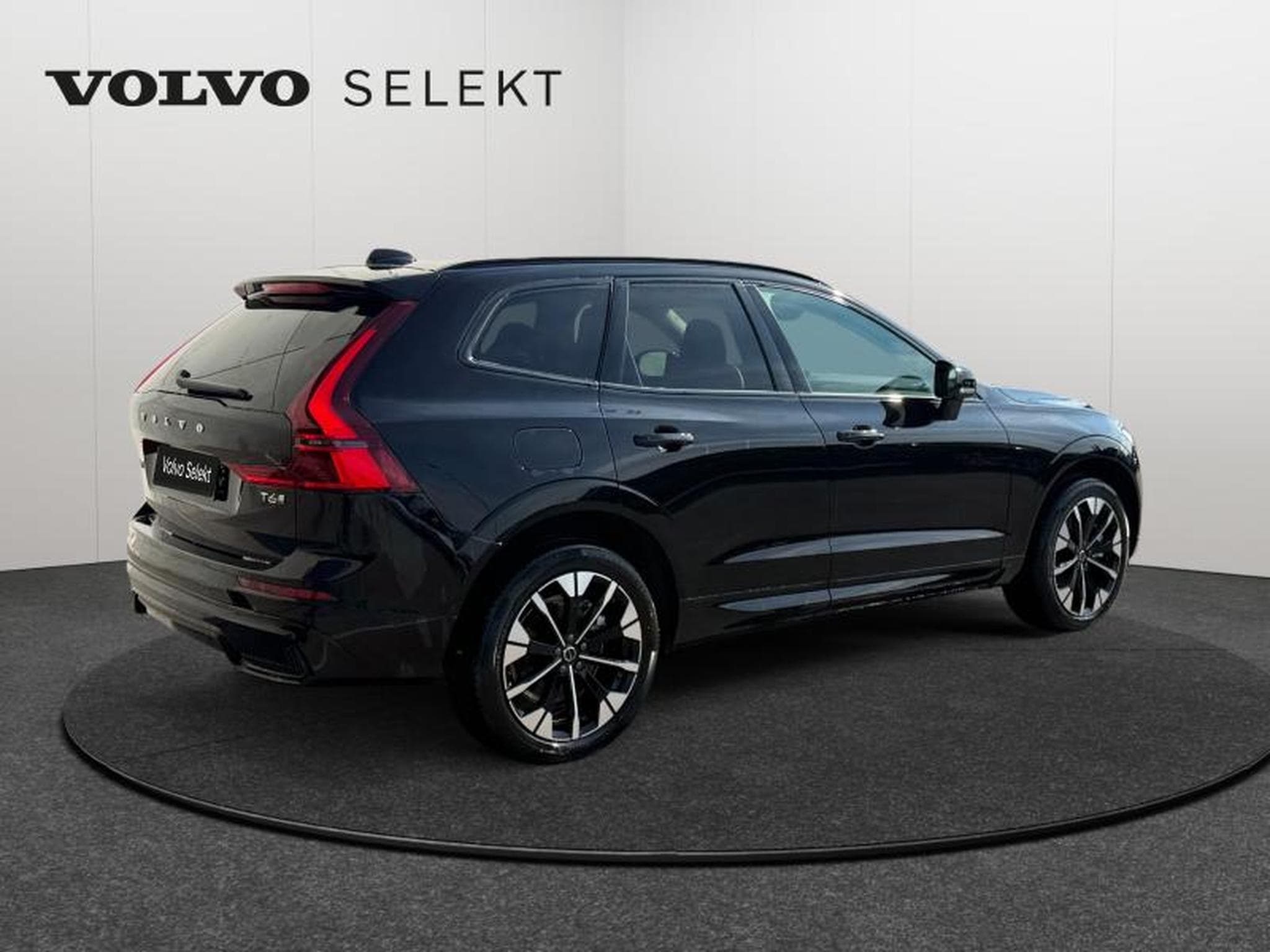 Volvo XC60 Facelift T6 Plus Dark / Hybride (2025) - Photo 2