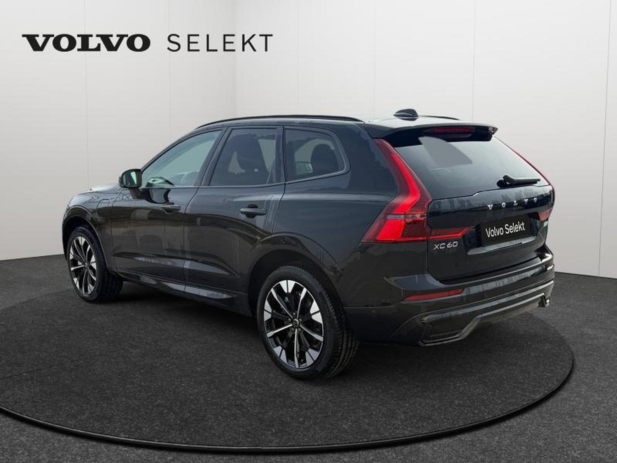 Volvo XC60 Facelift T6  Plus Dark (2025) - Photo 5