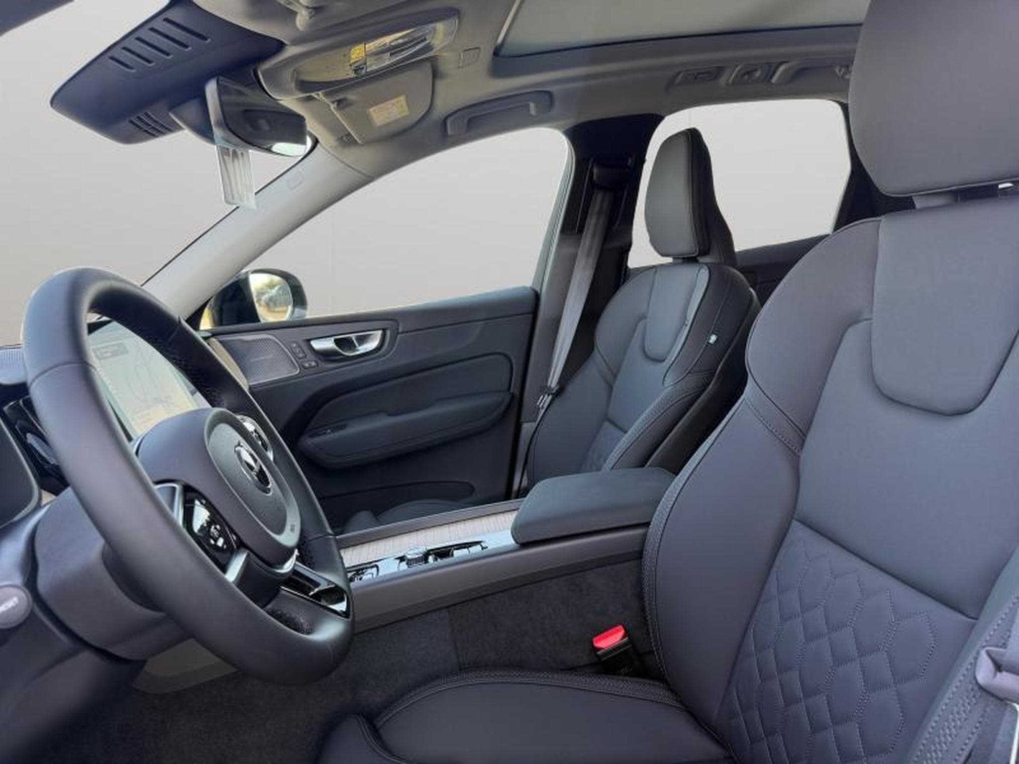 Volvo XC60 Facelift T6 Plus Dark / Hybride (2025) - Photo 10