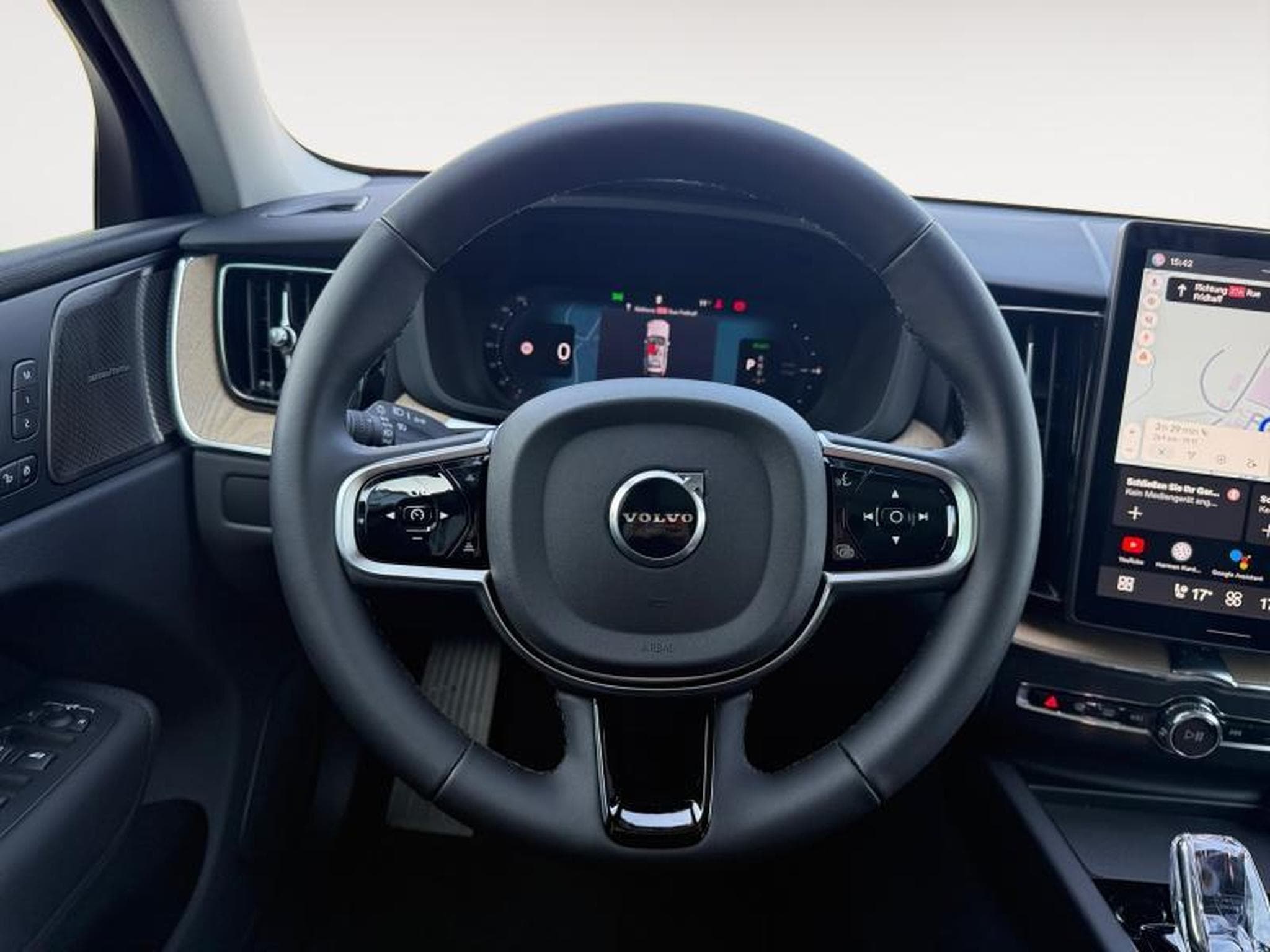 Volvo XC60 Facelift T6 Plus Dark / Hybride (2025) - Photo 12