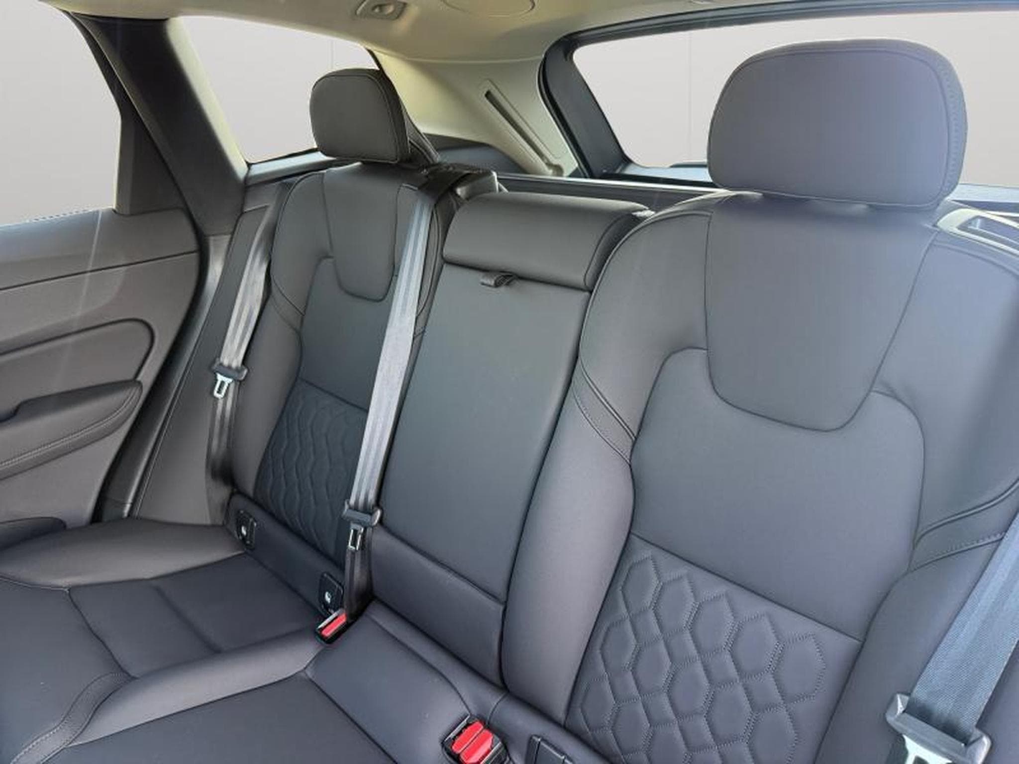 Volvo XC60 Facelift T6 Plus Dark / Hybride (2025) - Photo 13