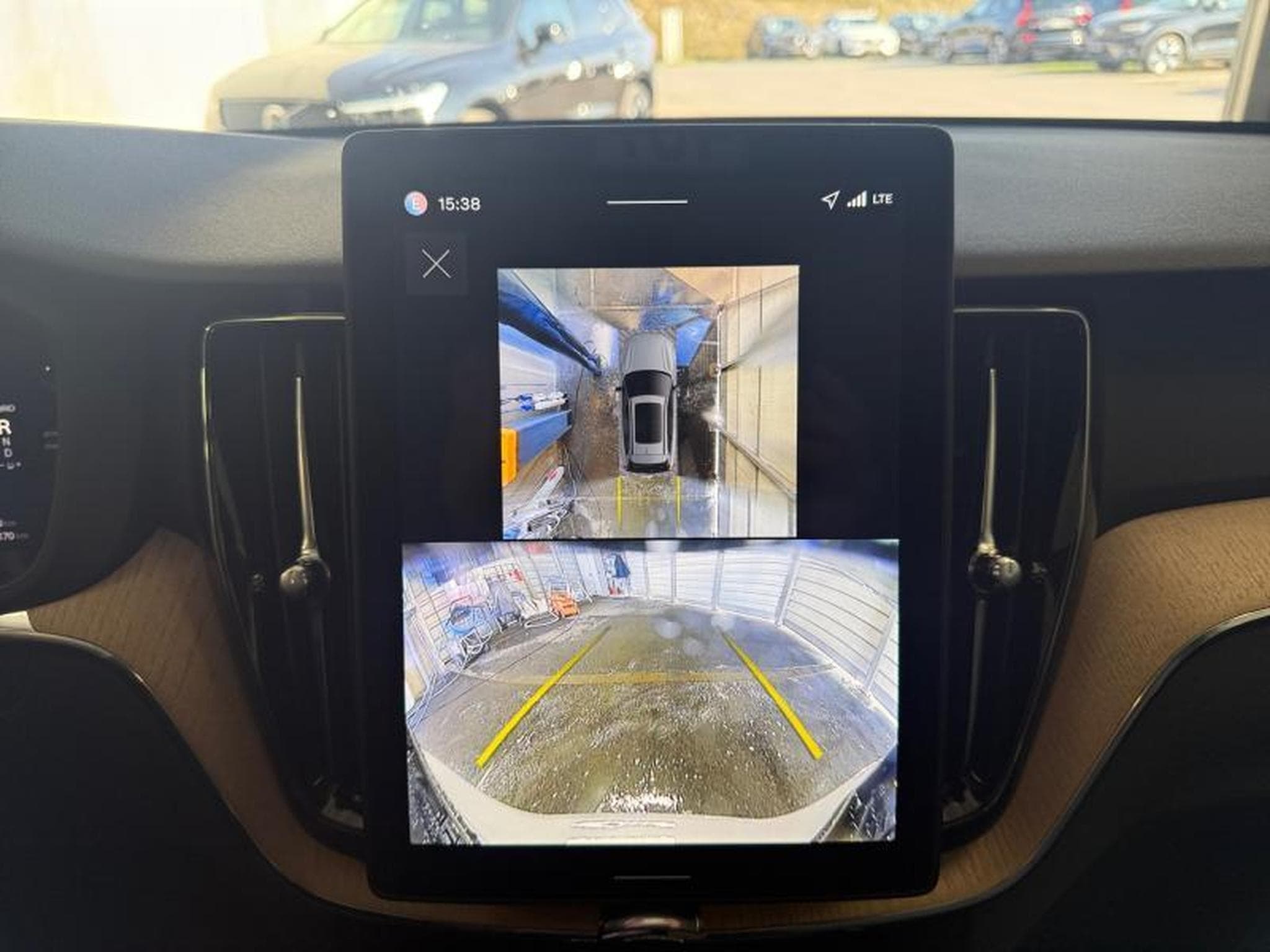 Volvo XC60 Facelift T6 Plus Dark / Hybride (2025) - Photo 17