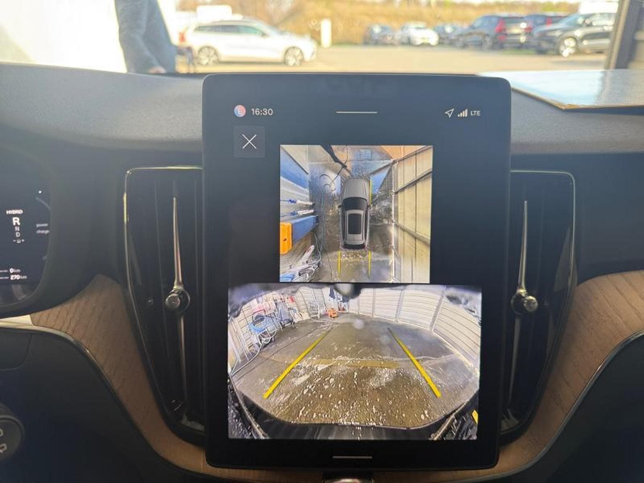 Volvo XC60 Facelift T6 Plus Dark / Hybride (2025) - Photo 17