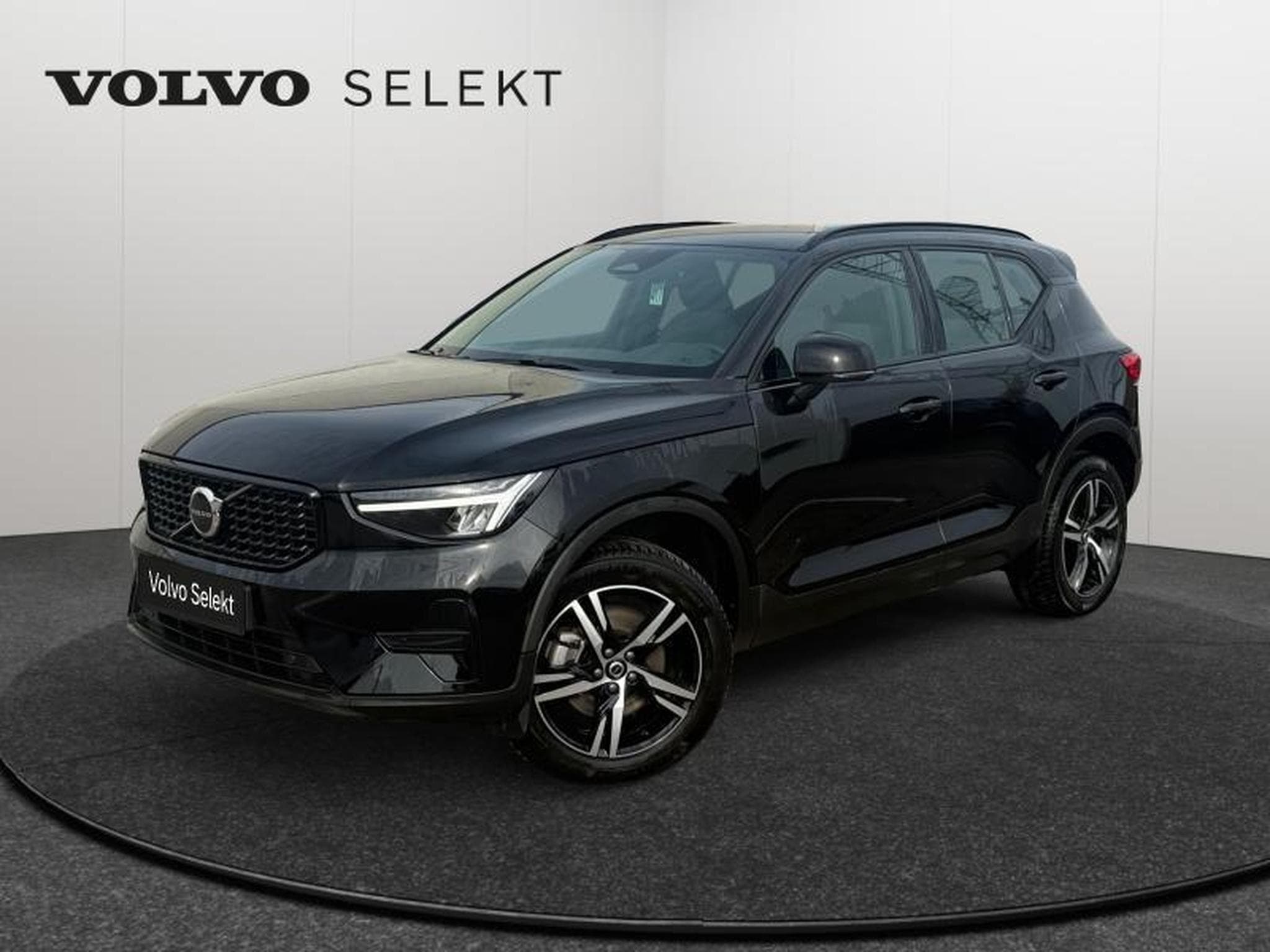 Volvo XC40 B3 Plus Dark / Essence (2025) - Foto 1