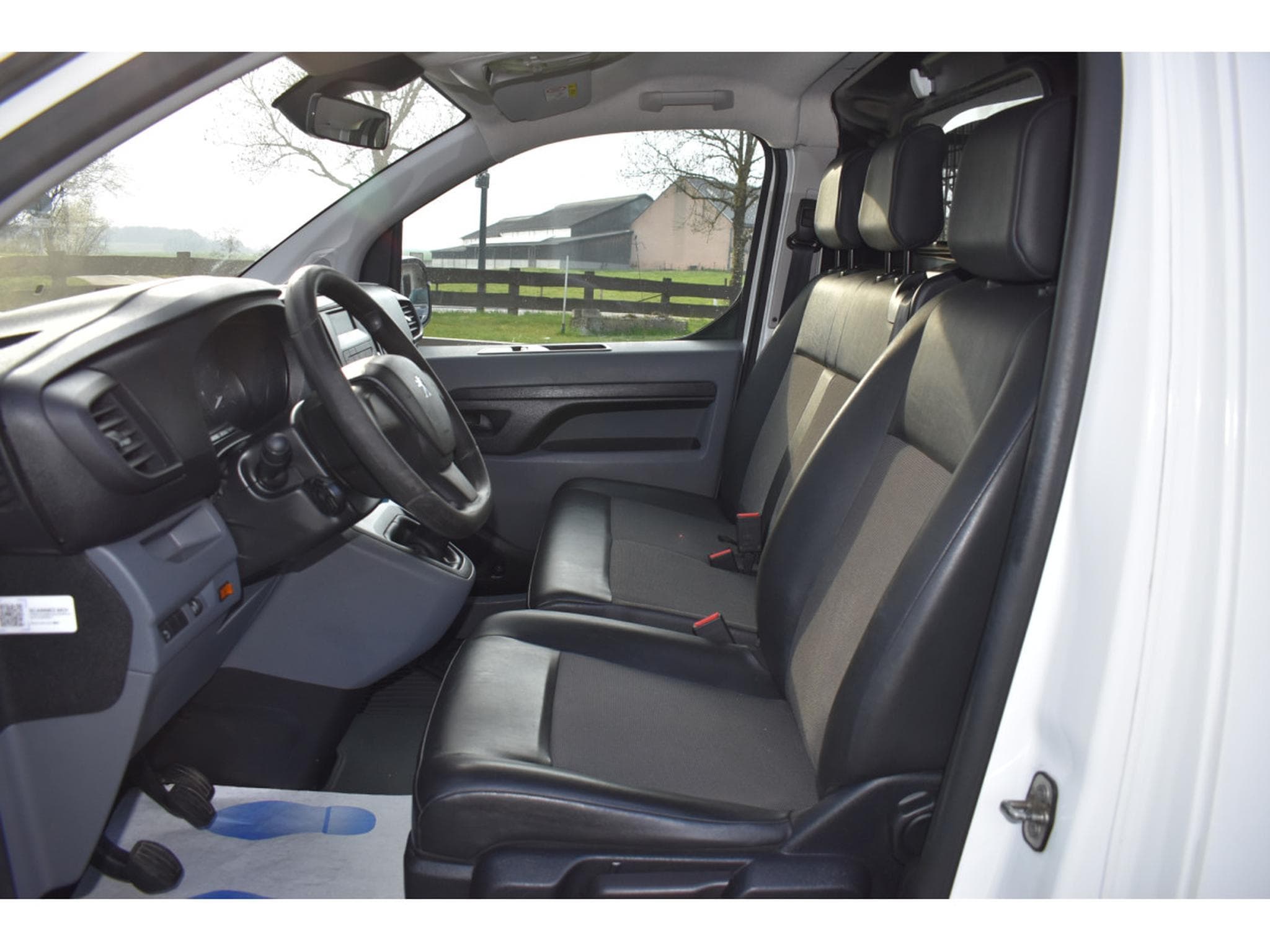 Peugeot Expert 2,0 HDi 120 Airco 3 places (2019) - Foto 7