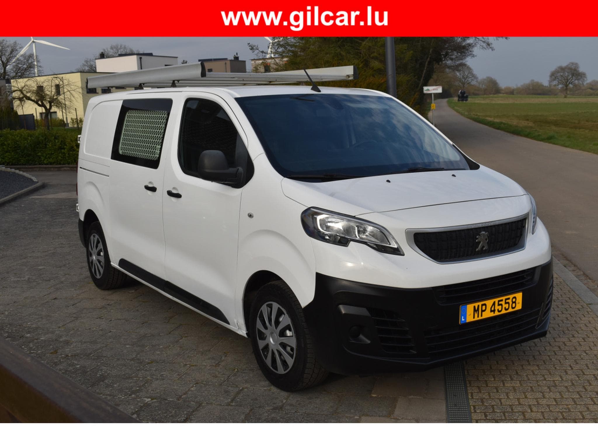 Peugeot Expert 2,0 HDi 120 3 places airco (2019) - Photo 1