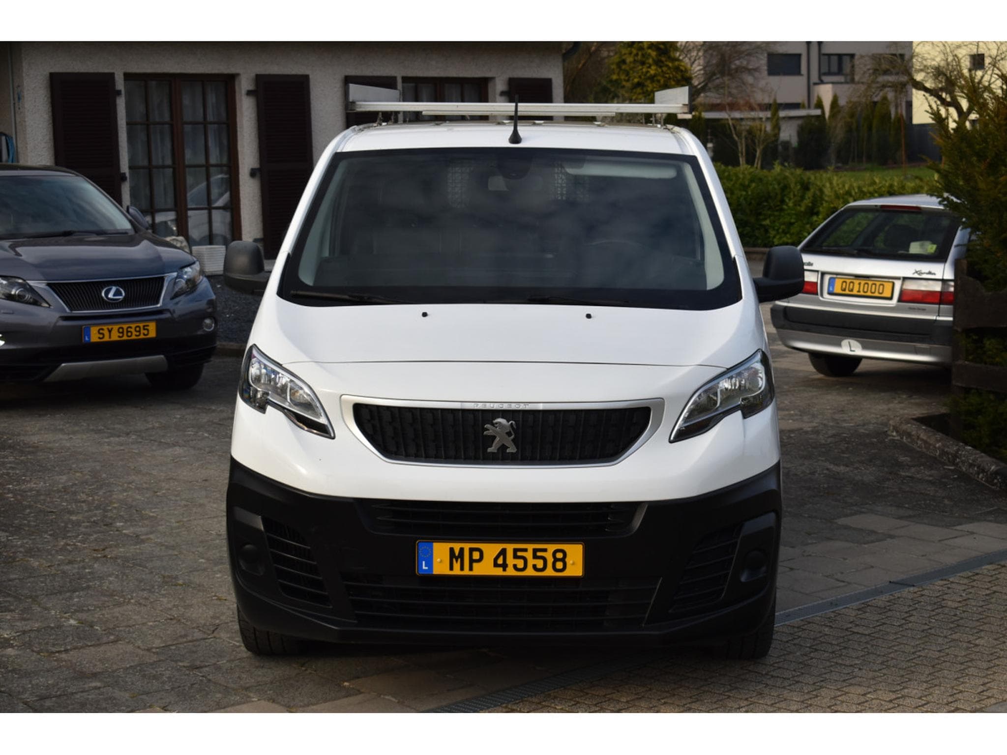 Peugeot Expert 2,0 HDi 120 3 places airco (2019) - Photo 2