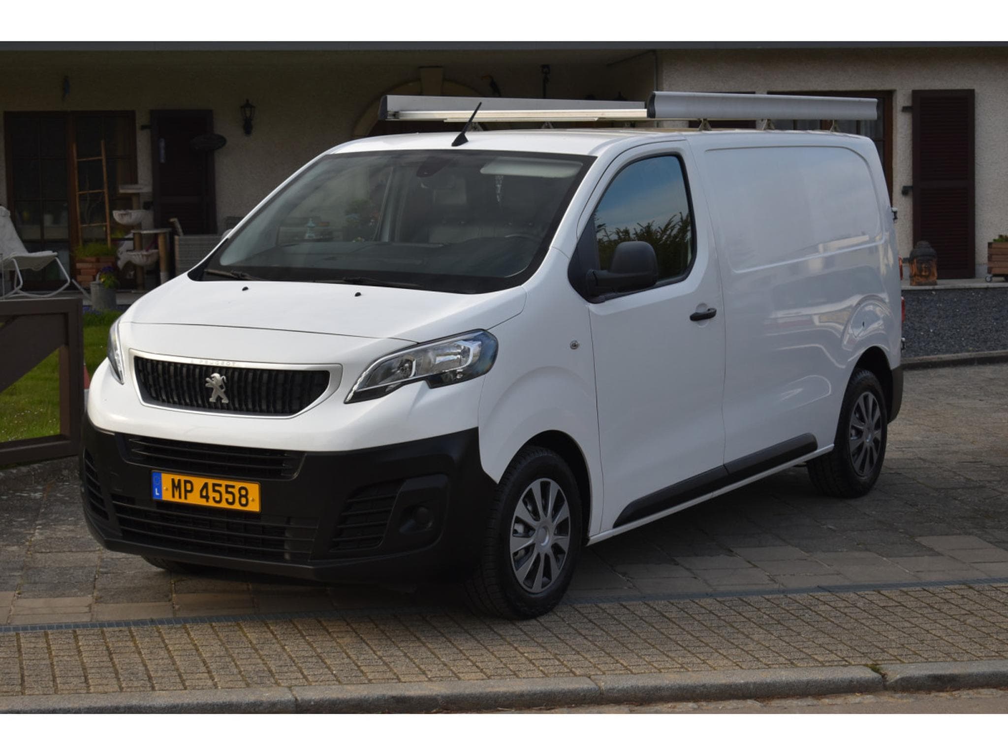 Peugeot Expert 2,0 HDi 120 3 places airco (2019) - Photo 3