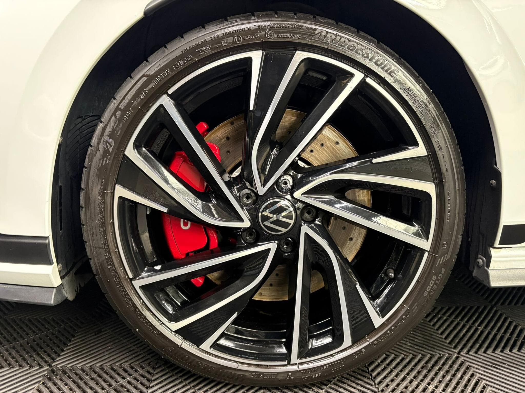 VW Golf GTI Clubsport 2.0 TSI 300cv (2022) - Photo 6