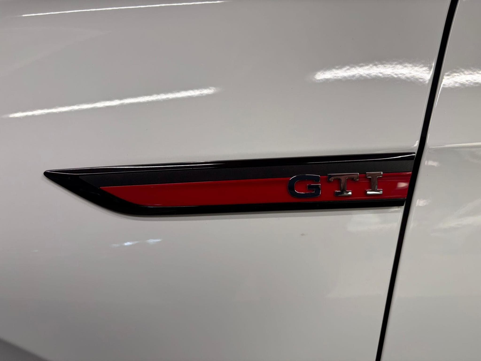 VW Golf GTI Clubsport 2.0 TSI 300cv (2022) - Photo 8