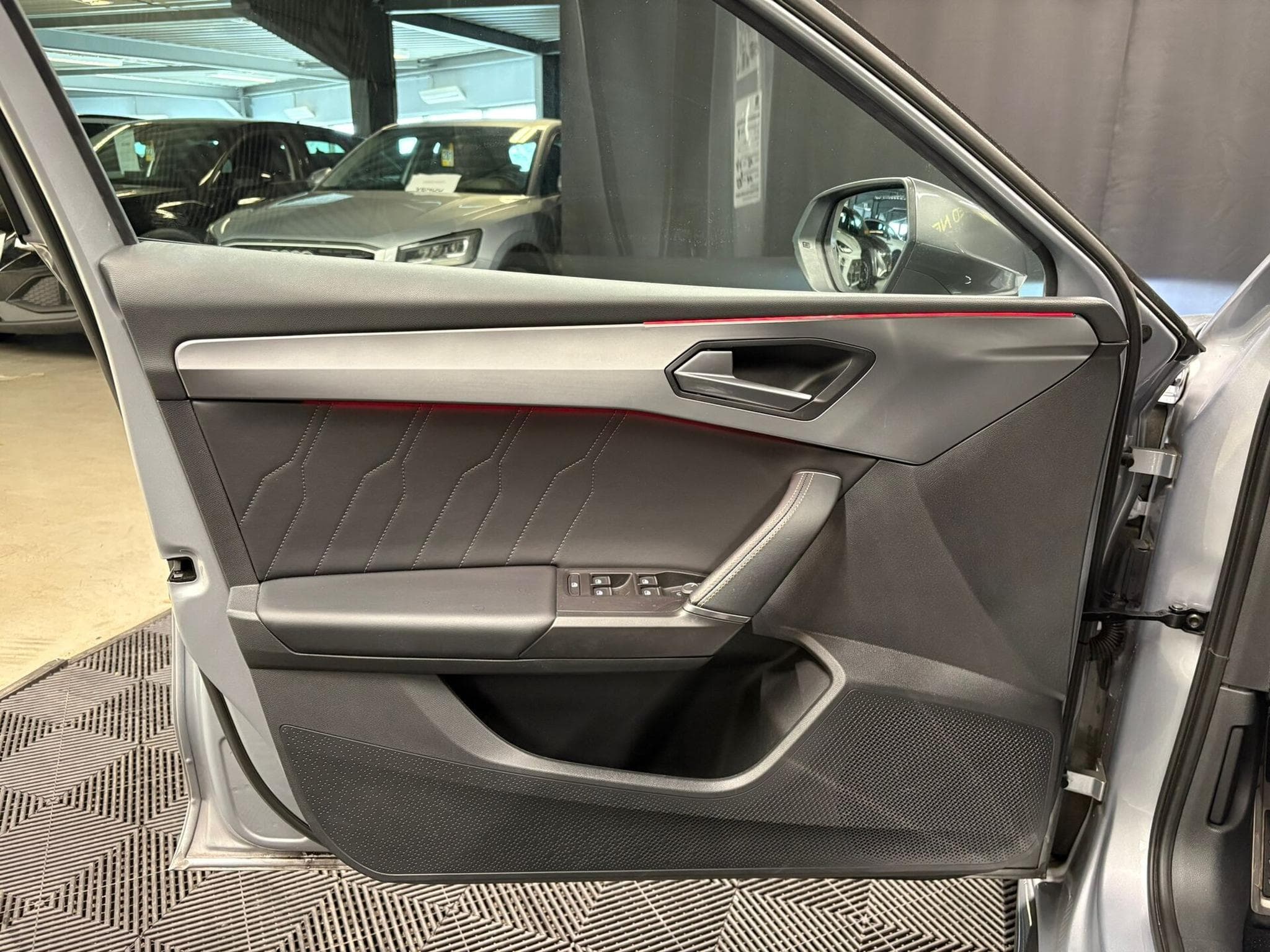 Cupra Leon VZ 2.0 TSI 300cv PANO/CUIR/CAMERA (2021) - Foto 11