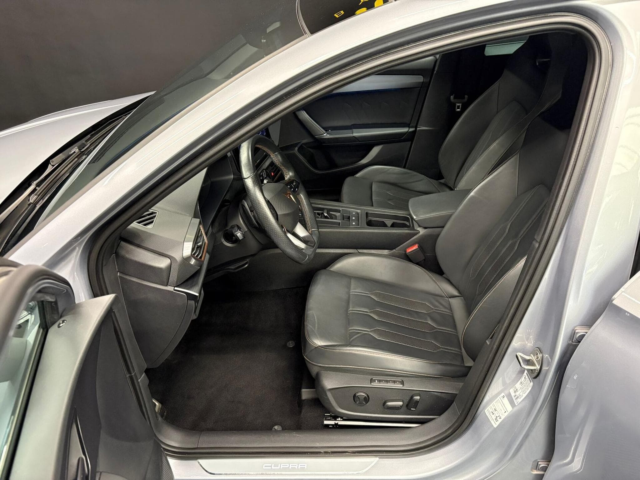 Cupra Leon VZ 2.0 TSI 300cv PANO/CUIR/CAMERA (2021) - Foto 12