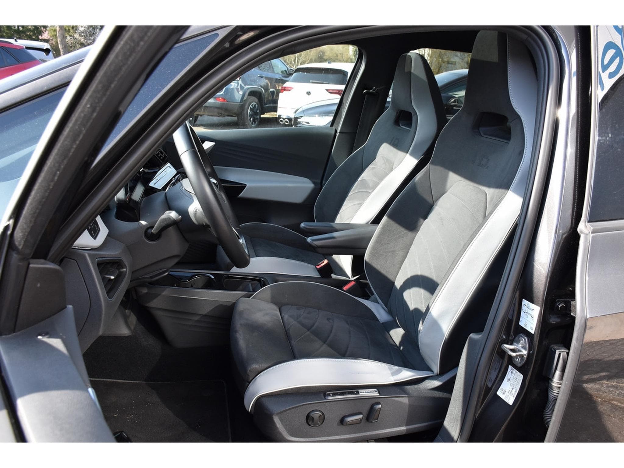 VW ID.3 58 kWh Pro Performance PANO SG SPORT MEMO TRAVEL HUD JA19 (2023) - Photo 6