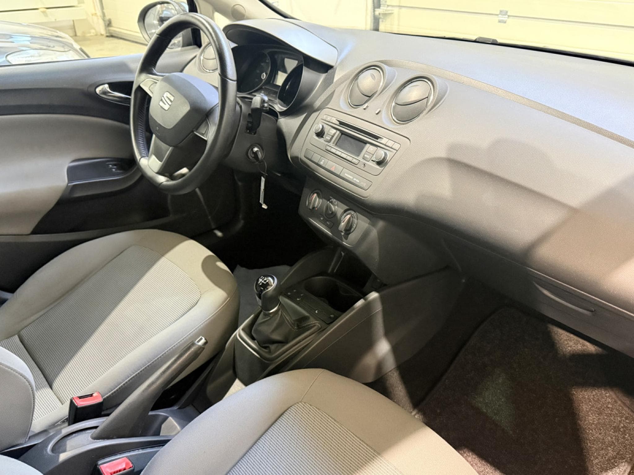 Seat Ibiza 1.2i Copa (2015) - Photo 5