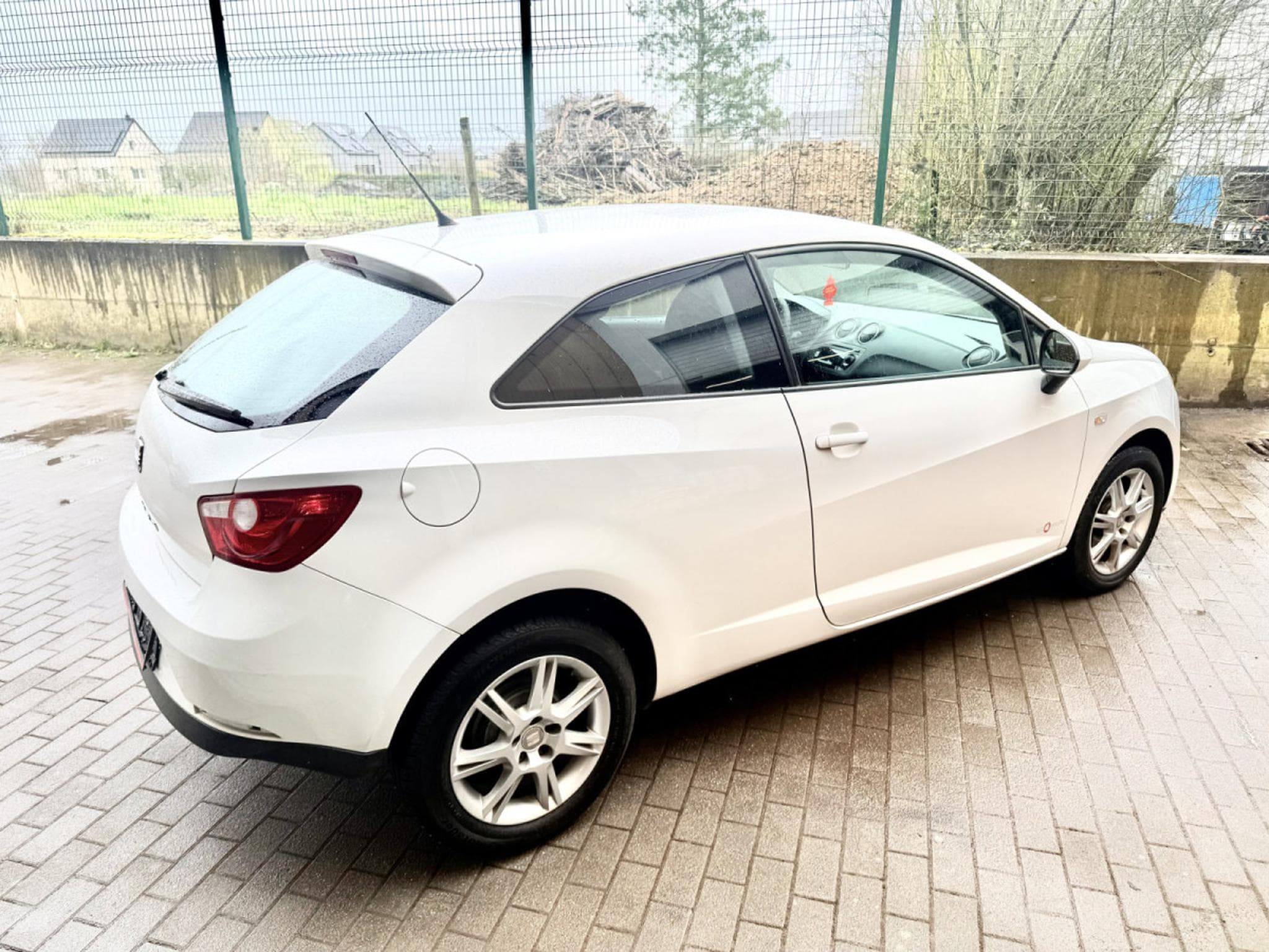 Seat Ibiza SC 1.2 Tdi 75 Copa (2011) - Foto 2