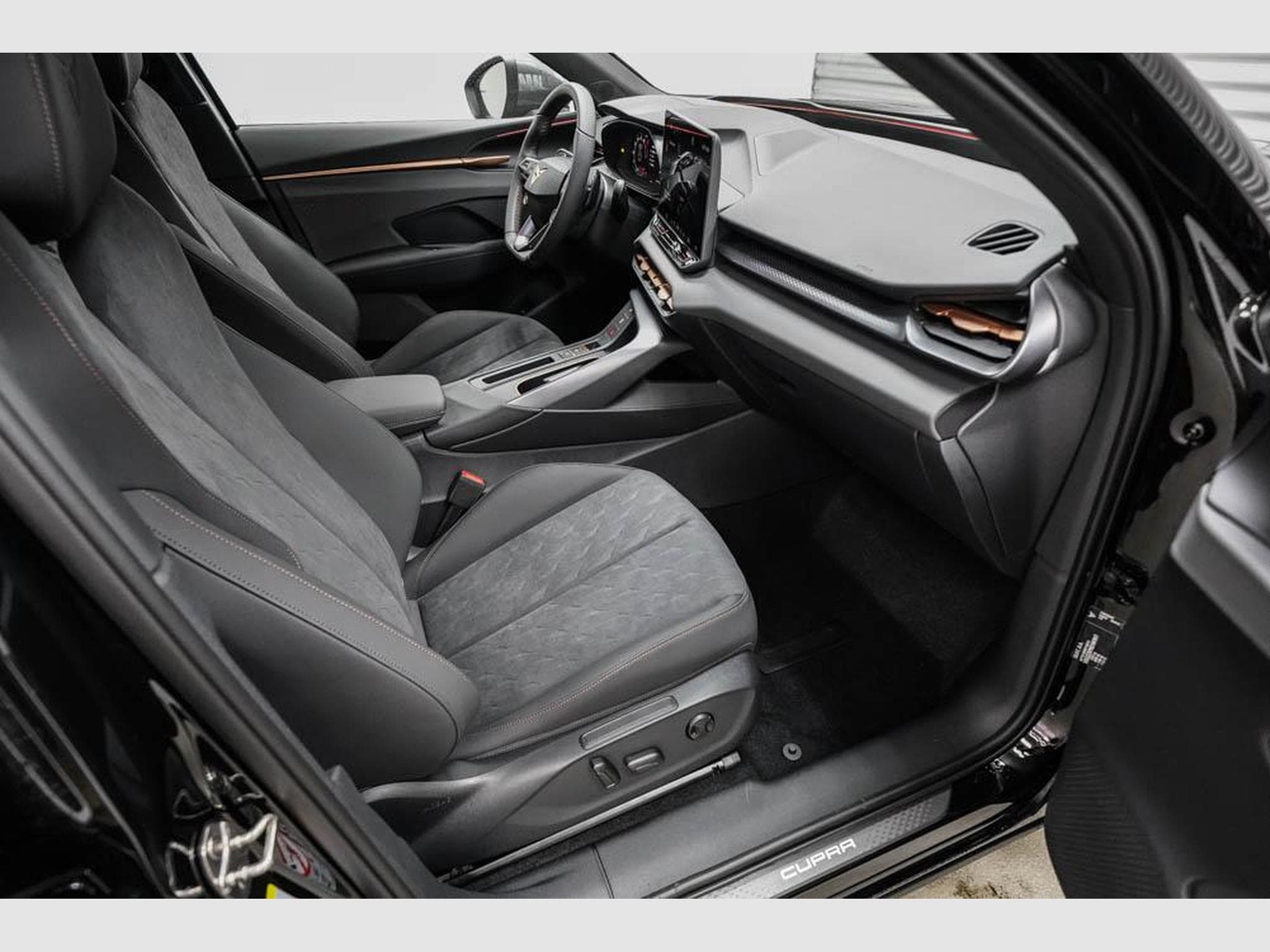 Cupra Terramar 2,0 TSI DSG (2025) - Photo 22