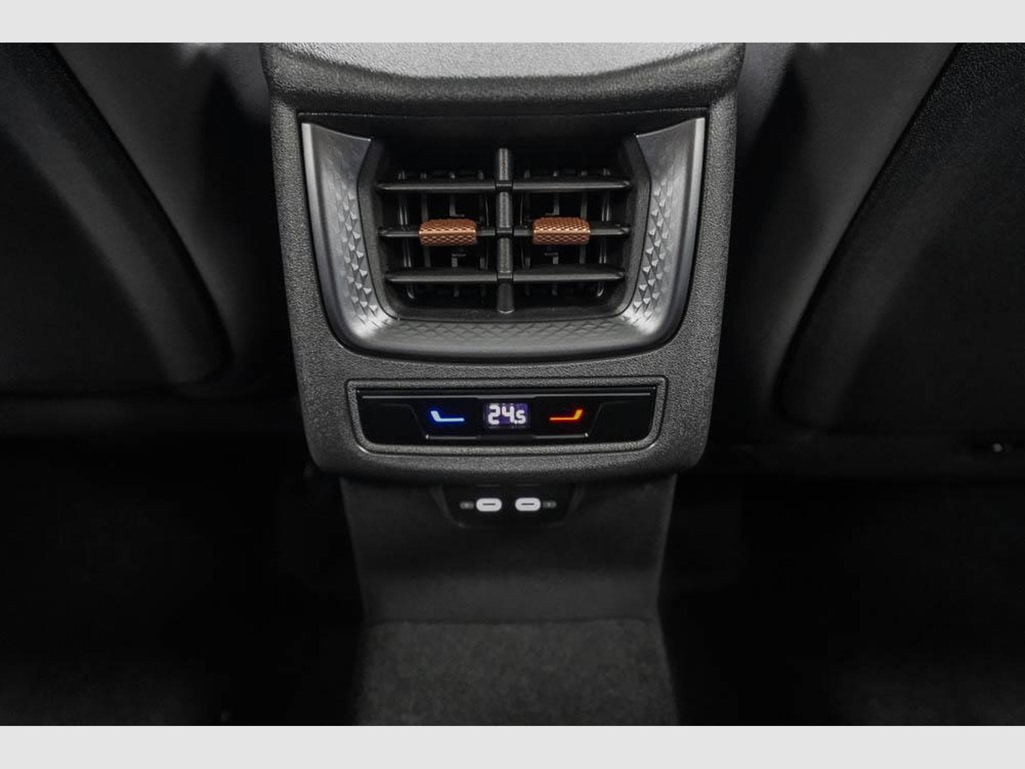 Cupra Terramar 2,0 TSI DSG (2025) - Photo 17