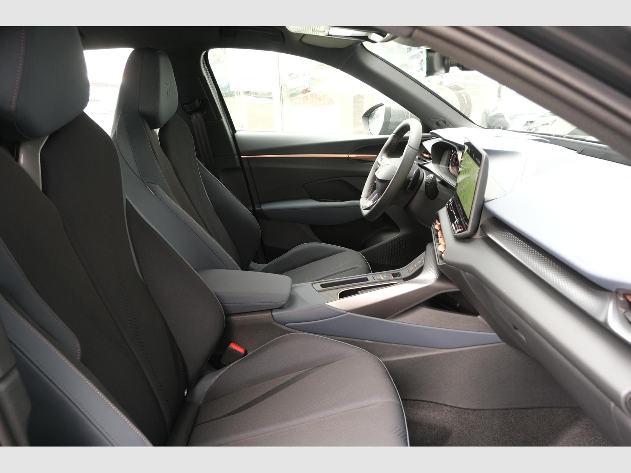 Cupra Terramar 1.5 eTSI DSG (2025) - Photo 7