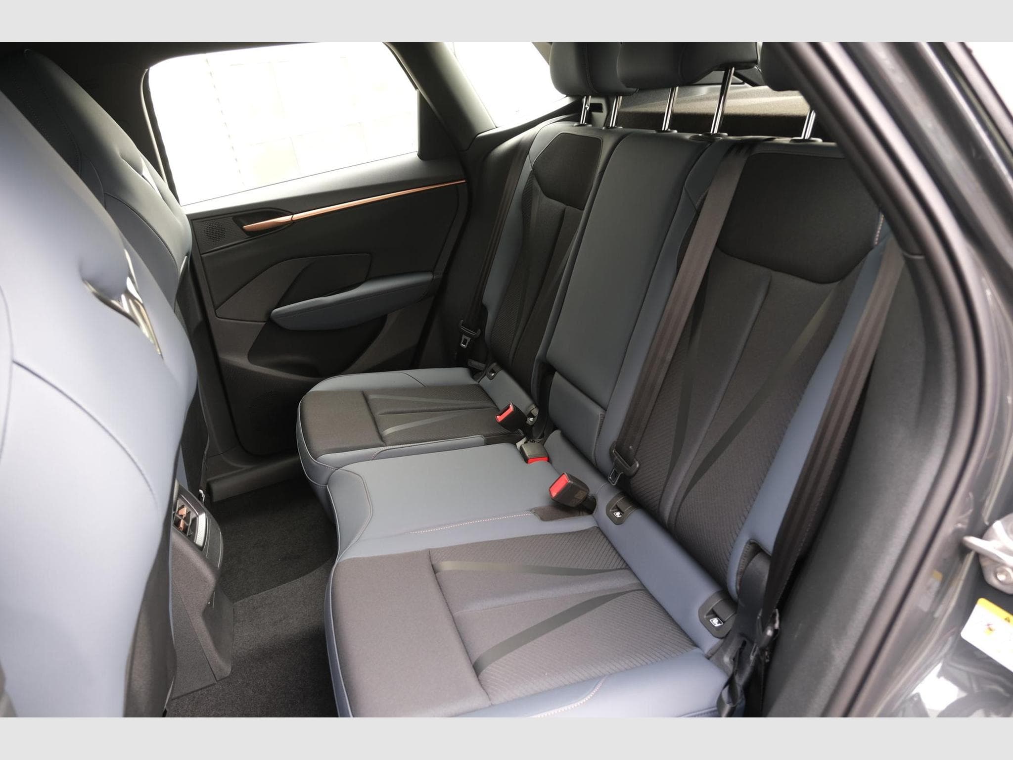 Cupra Terramar 1.5 eTSI DSG (2025) - Photo 9