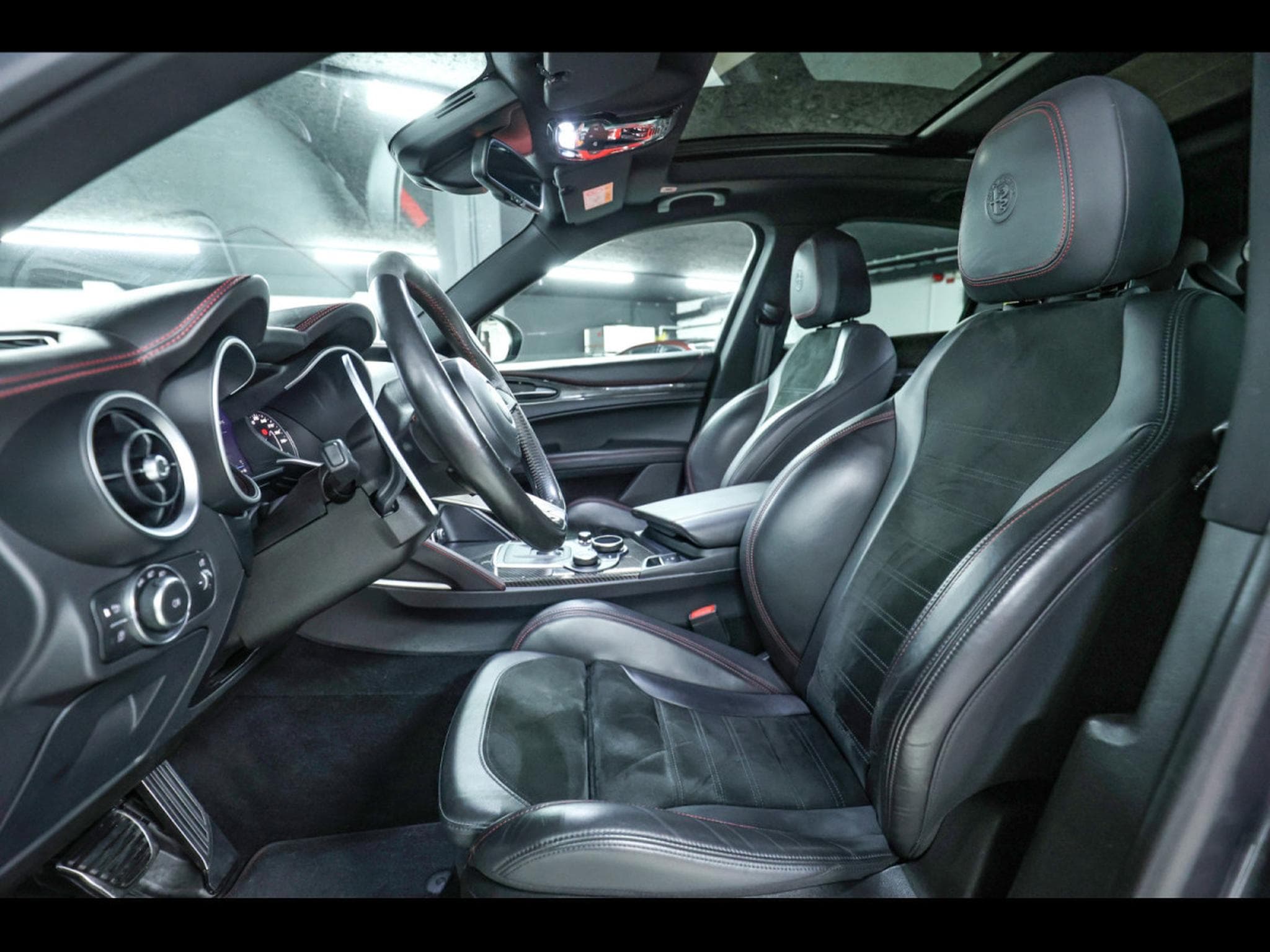 Alfa-Romeo Stelvio QUADRIFOGLIO 2.9T V6 AT8-Q4 (510 CH) - GRIGIO VESUVIO (2020) - Foto 8